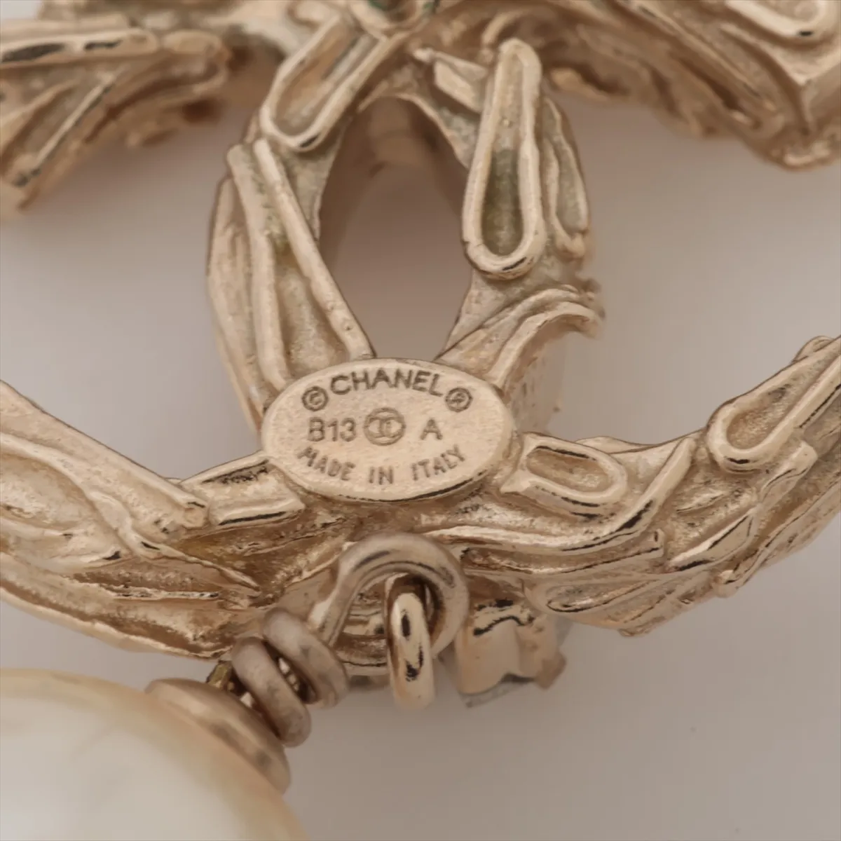 Coco Mark B13A Earrings (Pair) GP x Rhinestone x Faux Pearl Gold — view 5