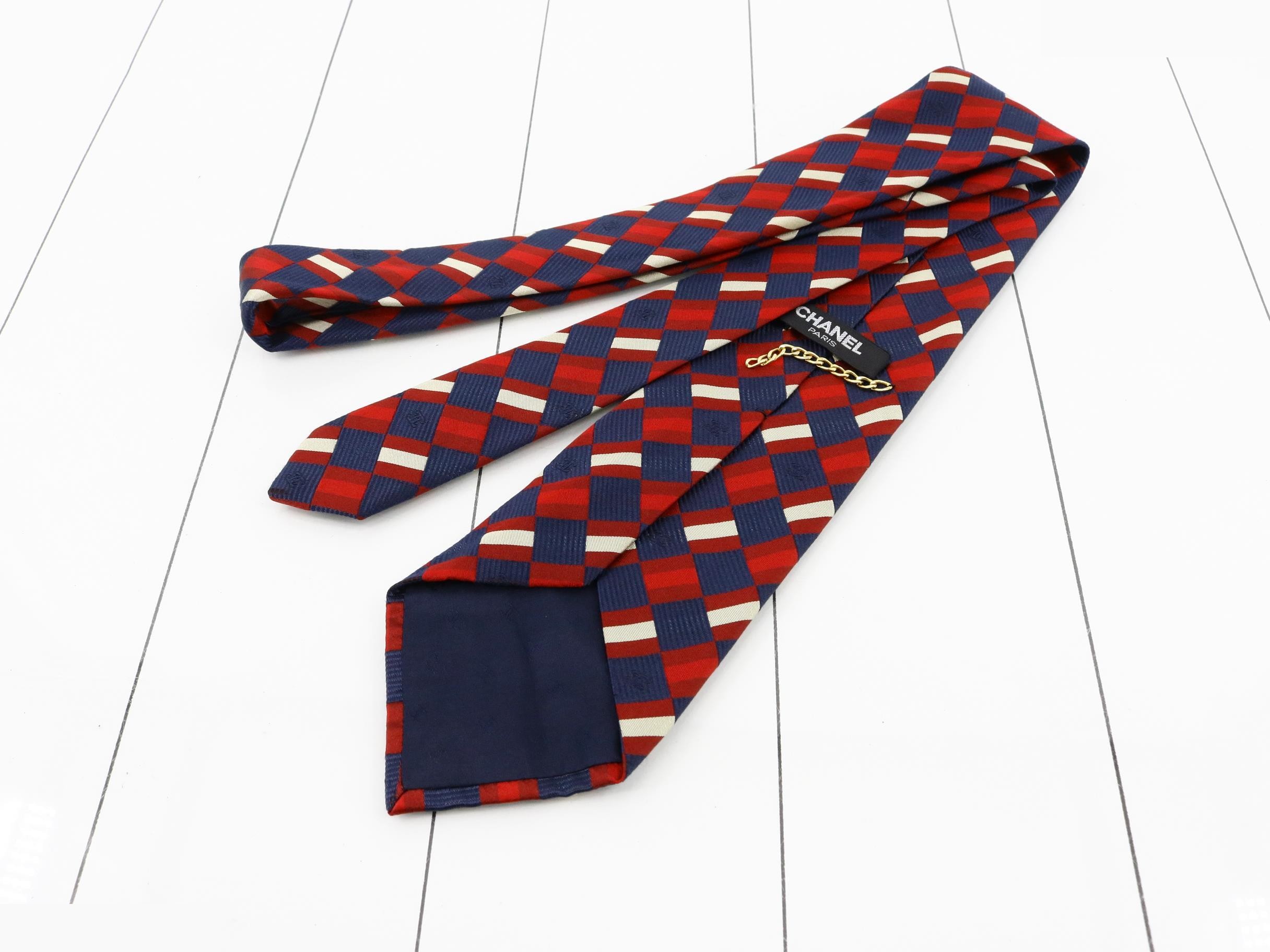 Other lines: Small items, accessories, ties — view 2