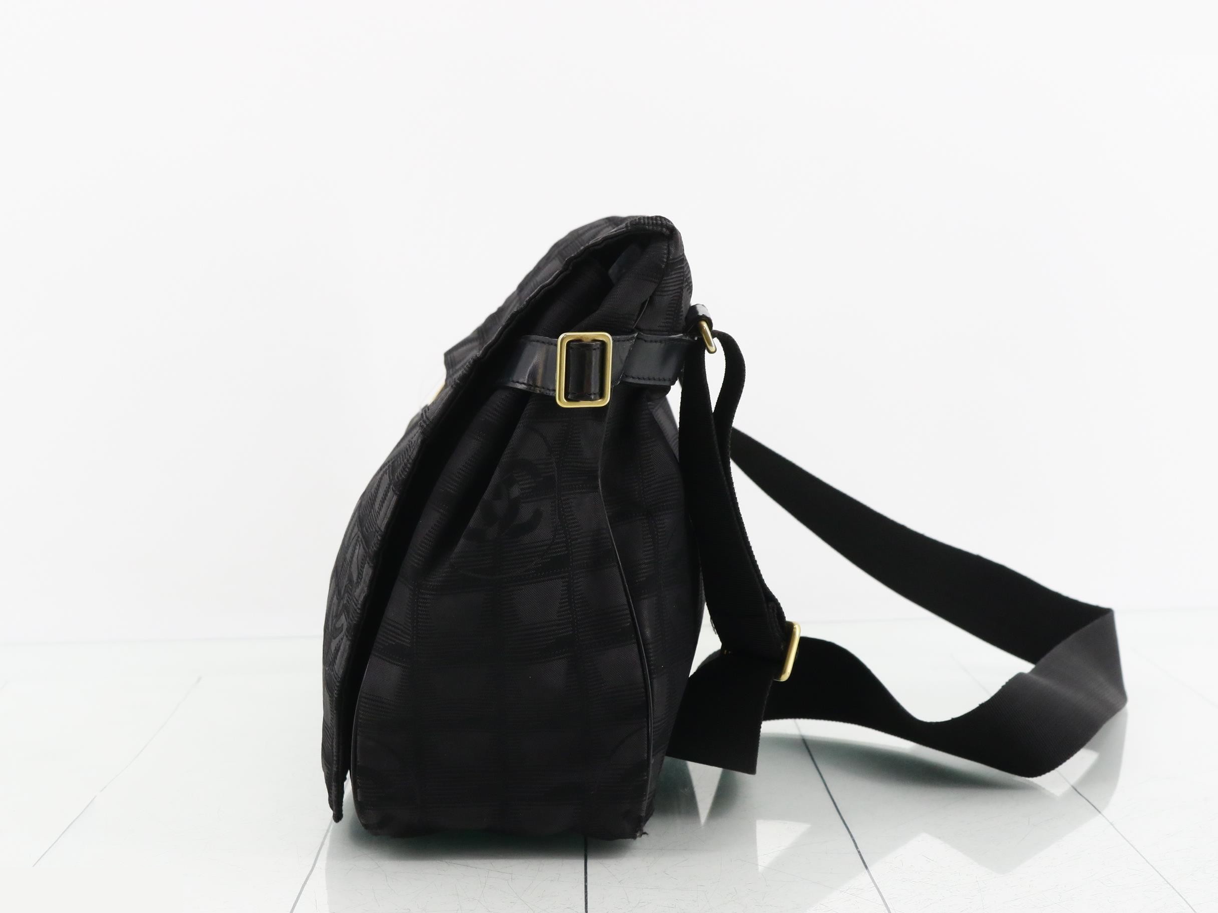 Nylon messenger bag — view 3