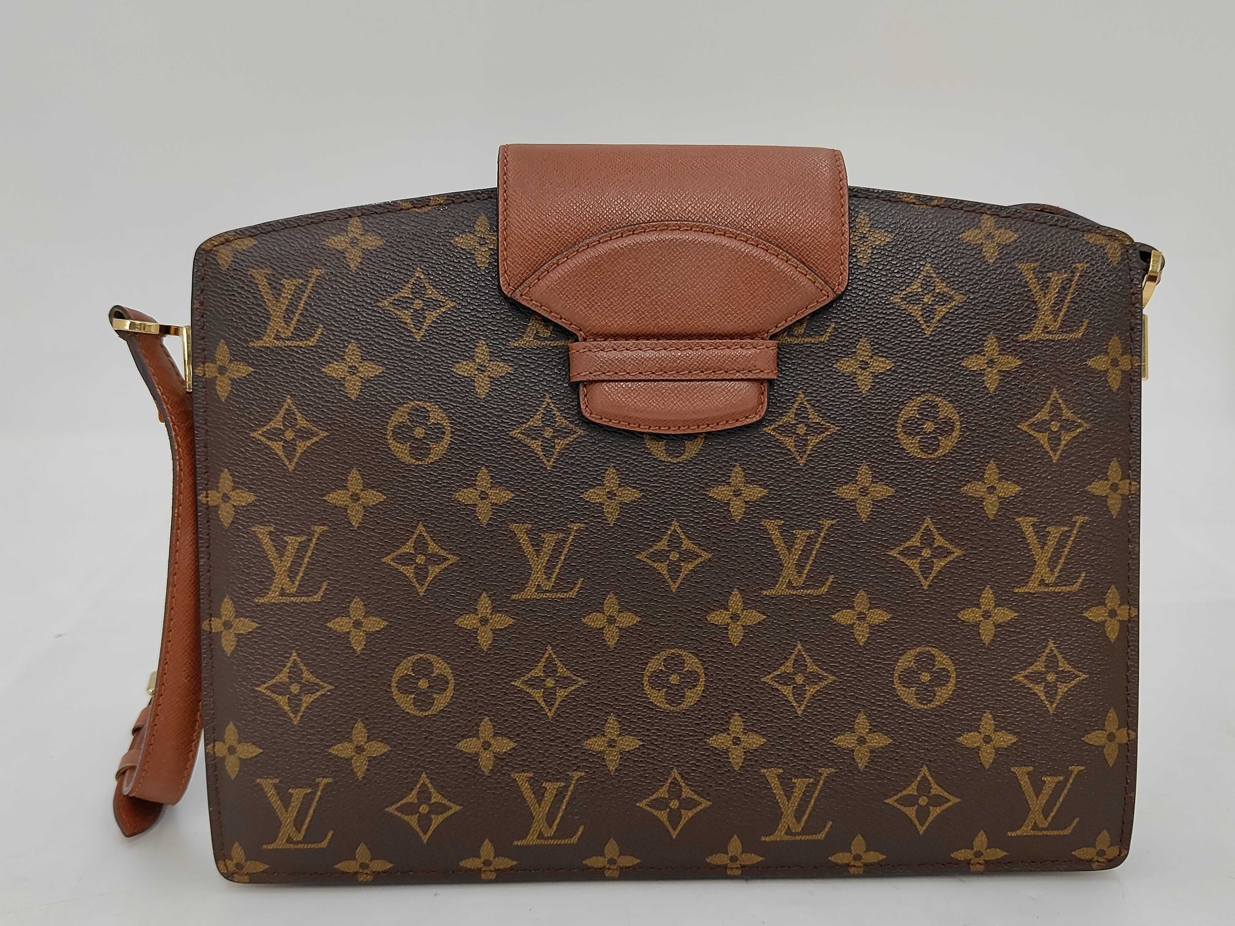 Monogram Louis Vuitton Vintage Buckle Envelope Shoulder Bag