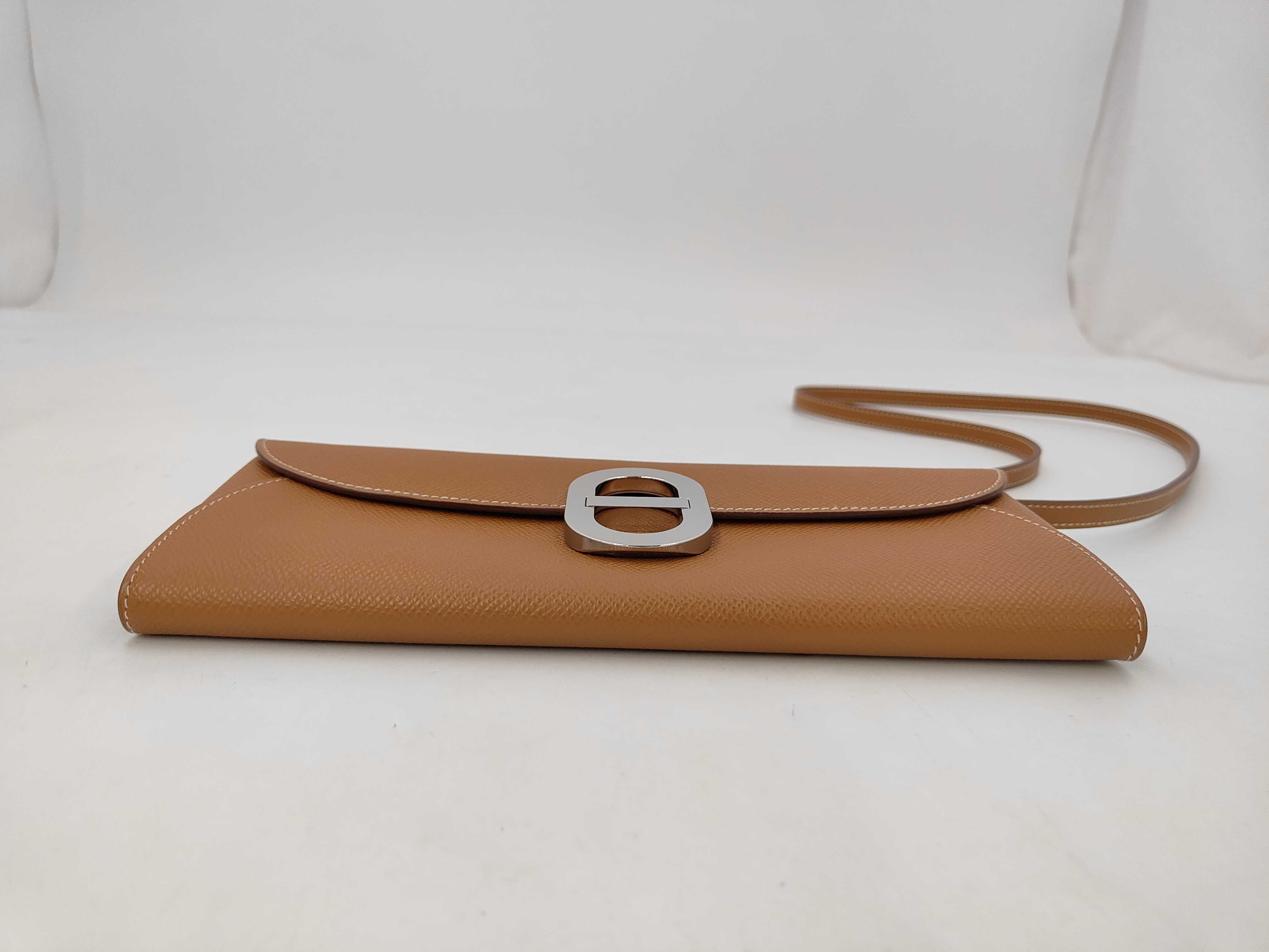 Chaine d'Ancre To Go, Veau Epsom leather, gold and silver hardware, B: 2023 model, shoulder bag — view 4
