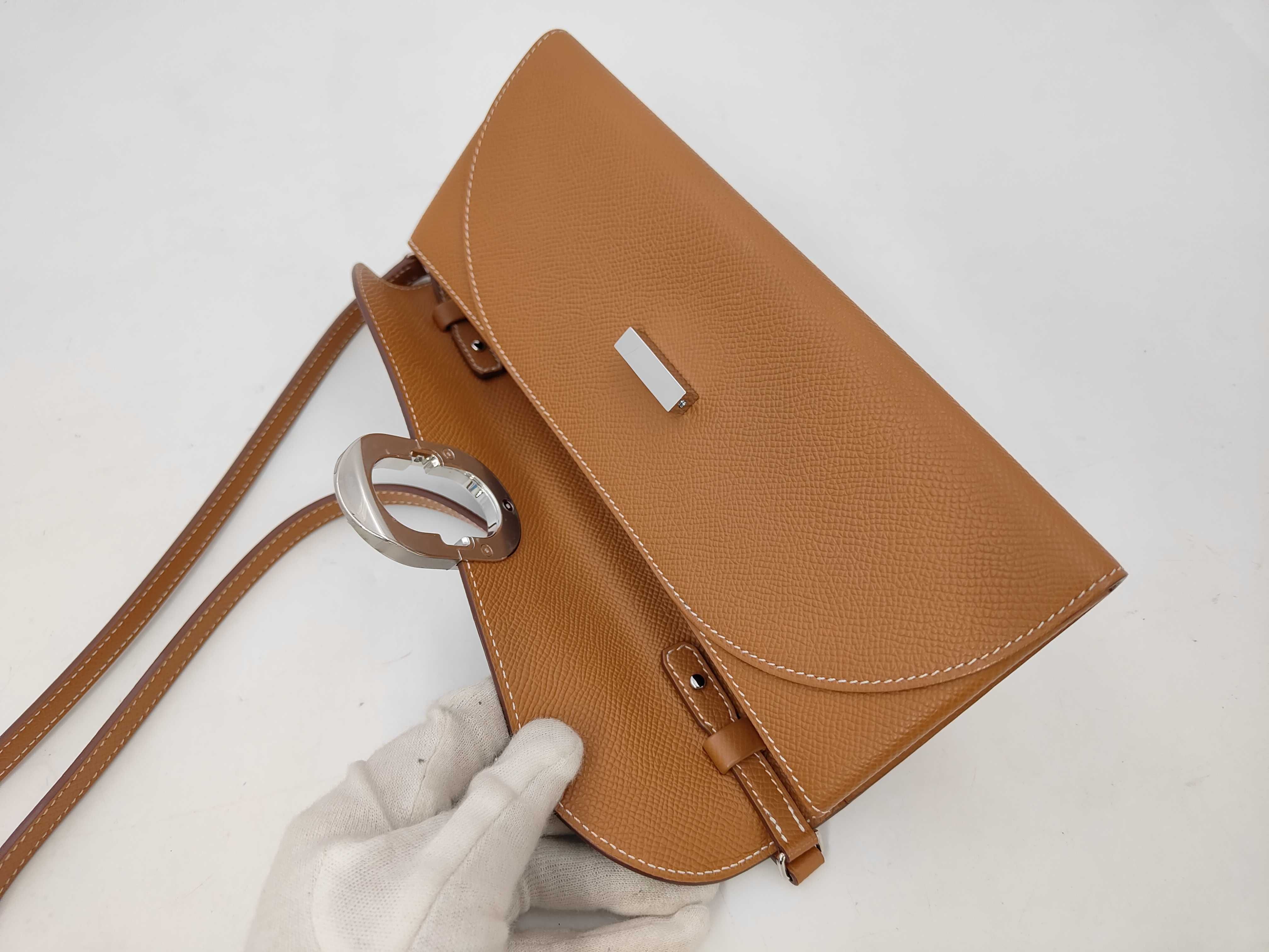 Chaine d'Ancre To Go, Veau Epsom leather, gold and silver hardware, B: 2023 model, shoulder bag — view 8
