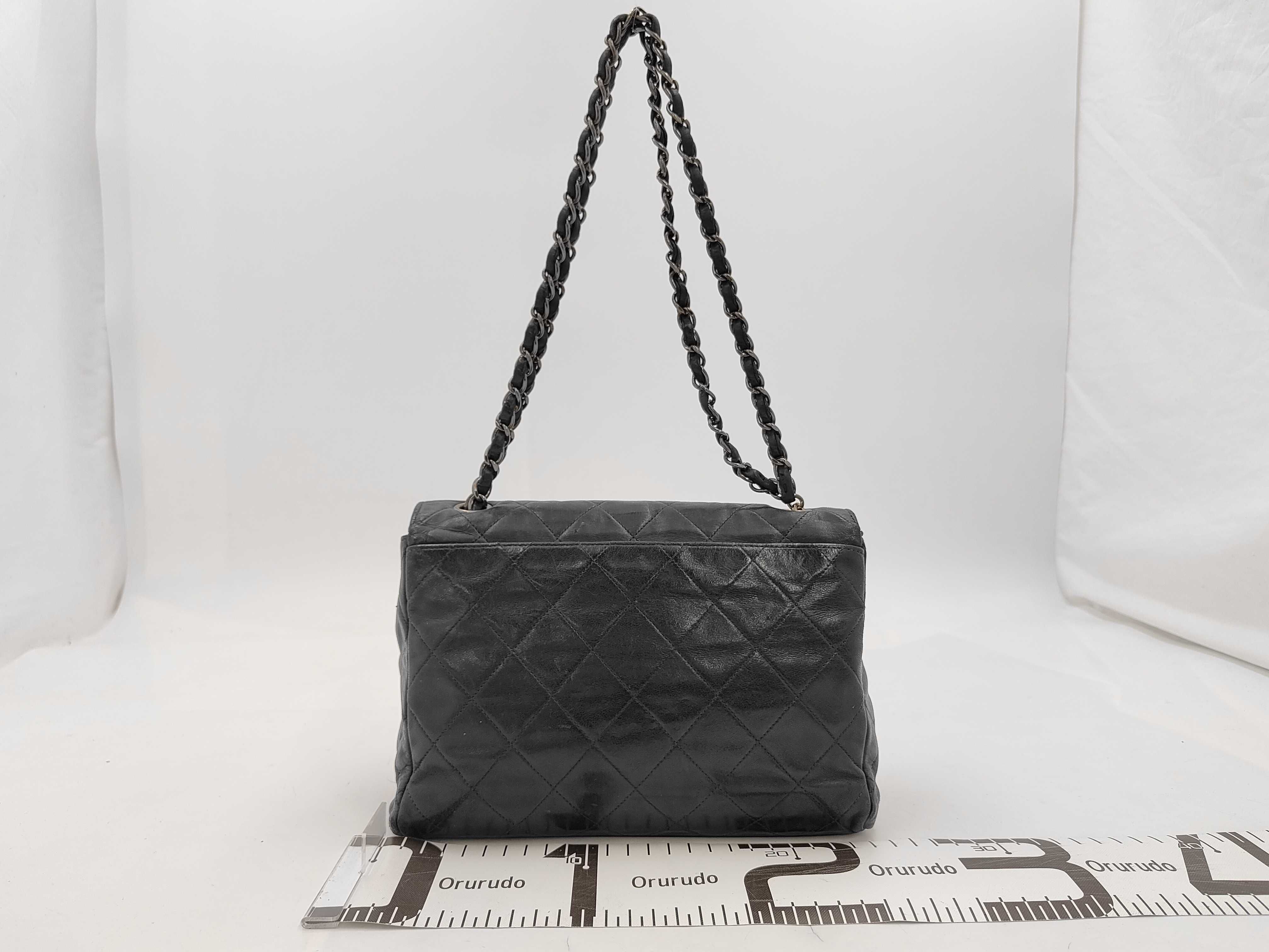 ID- Cow Skin Matelasse 23 Small Single Flap Single Chain Bag Navy Blue S Shoulder Bag — view 2