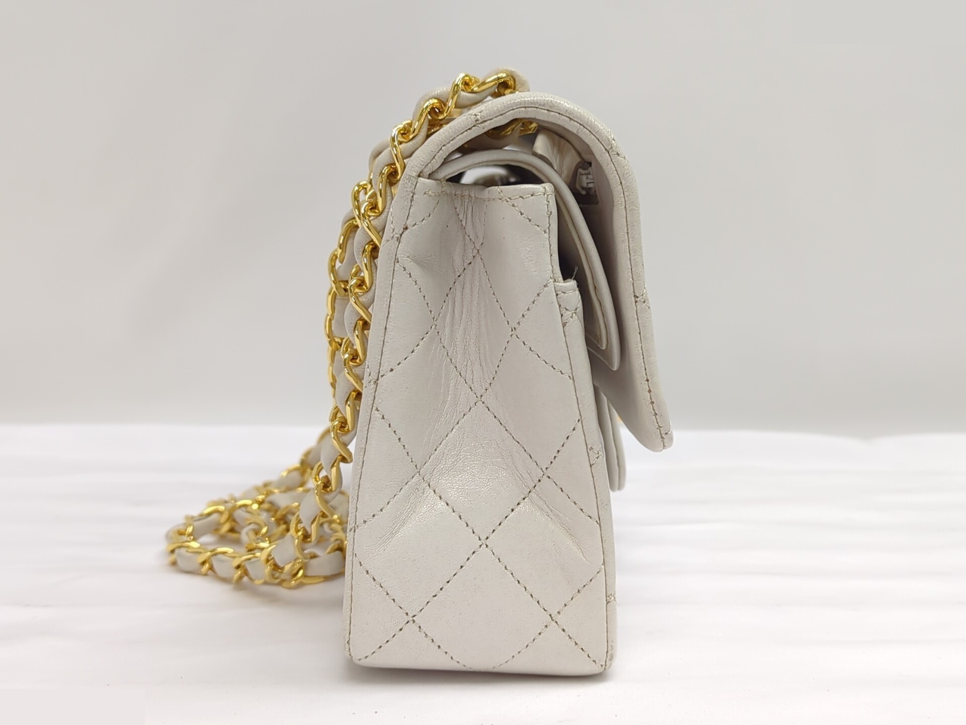Matelassé (bag) - Shoulder bag — view 3
