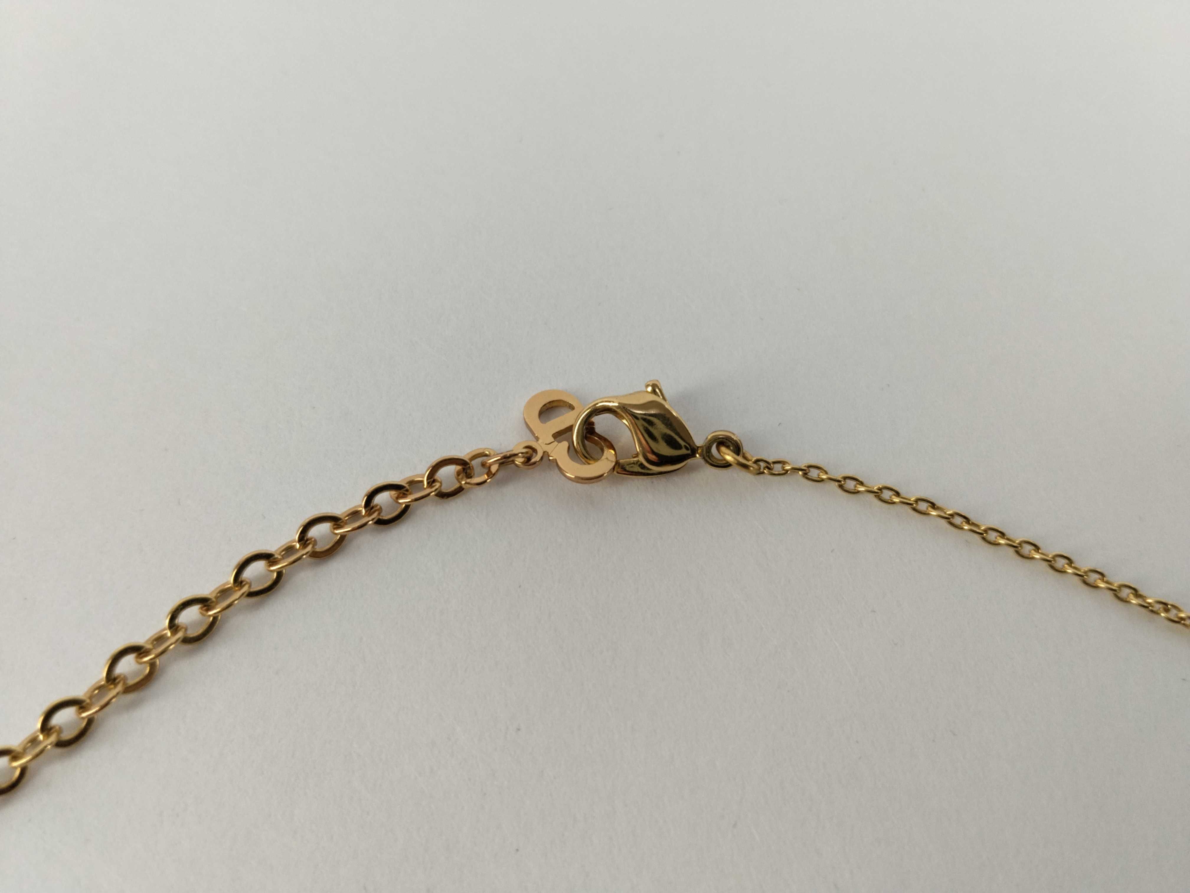 necklace — view 3