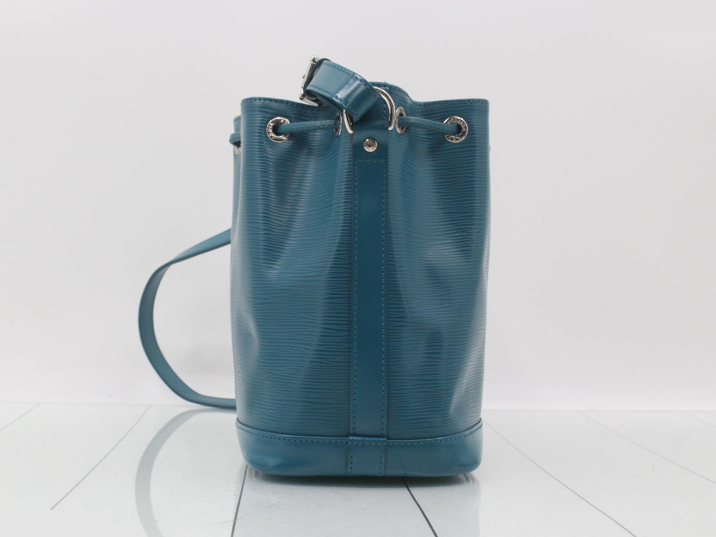 Epi Noe BB Cyan Shoulder Bag — view 4