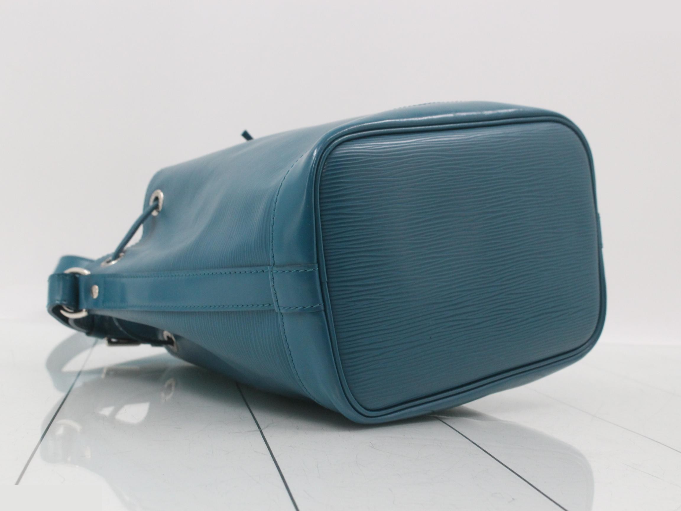 Epi Noe BB Cyan Shoulder Bag — view 5