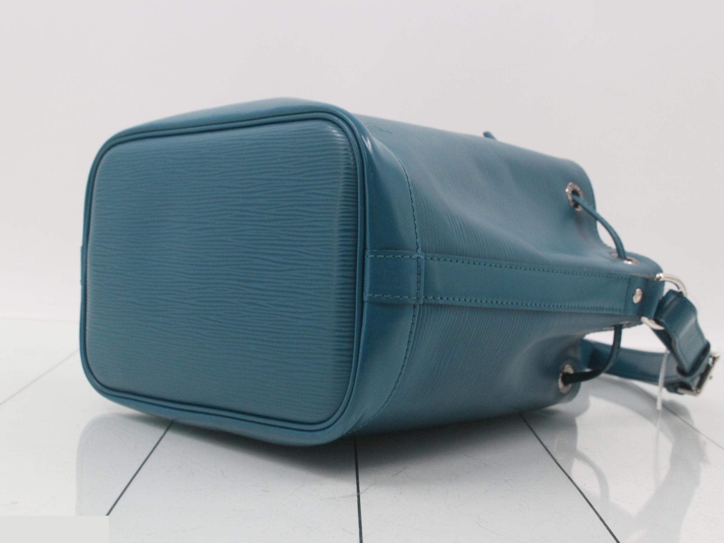 Epi Noe BB Cyan Shoulder Bag — view 6