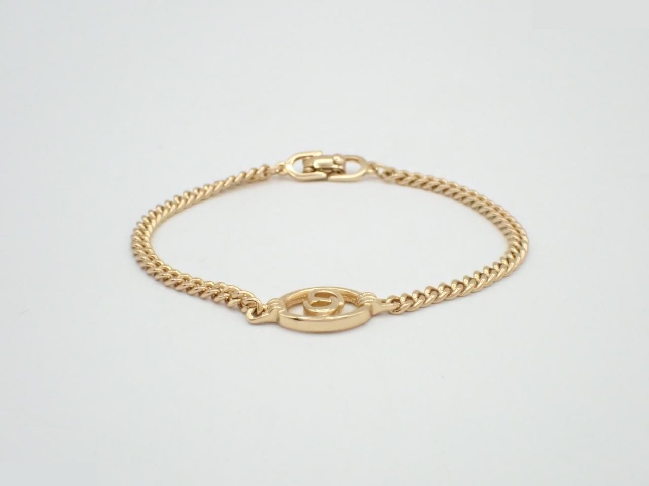 Gold bracelet, wrist circumference approximately 18.5 cm