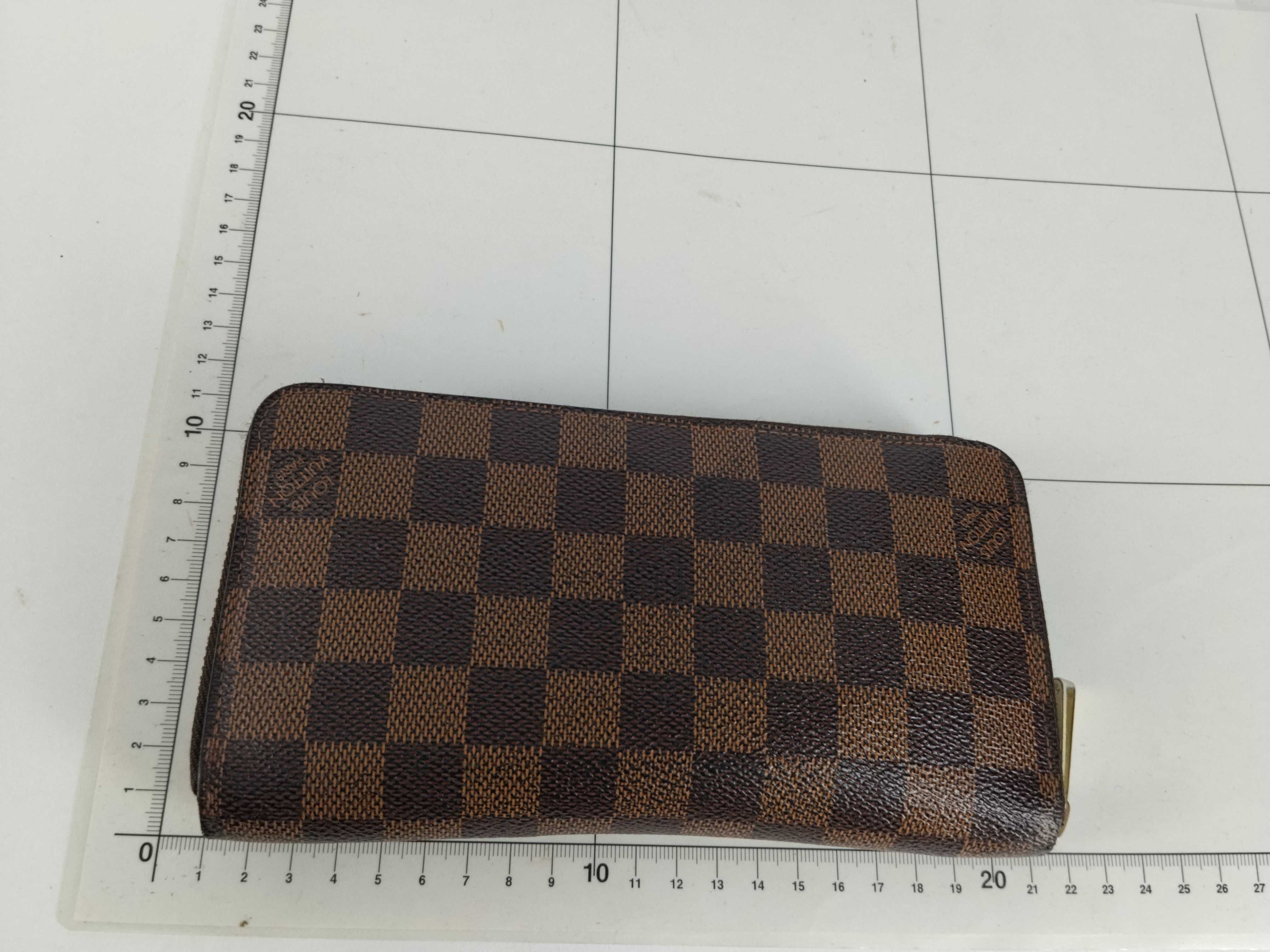 Damier Zippy Wallet — view 2