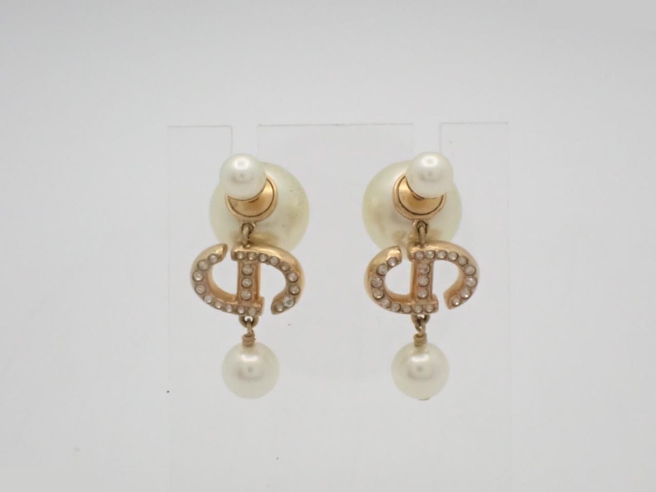 Gold earrings