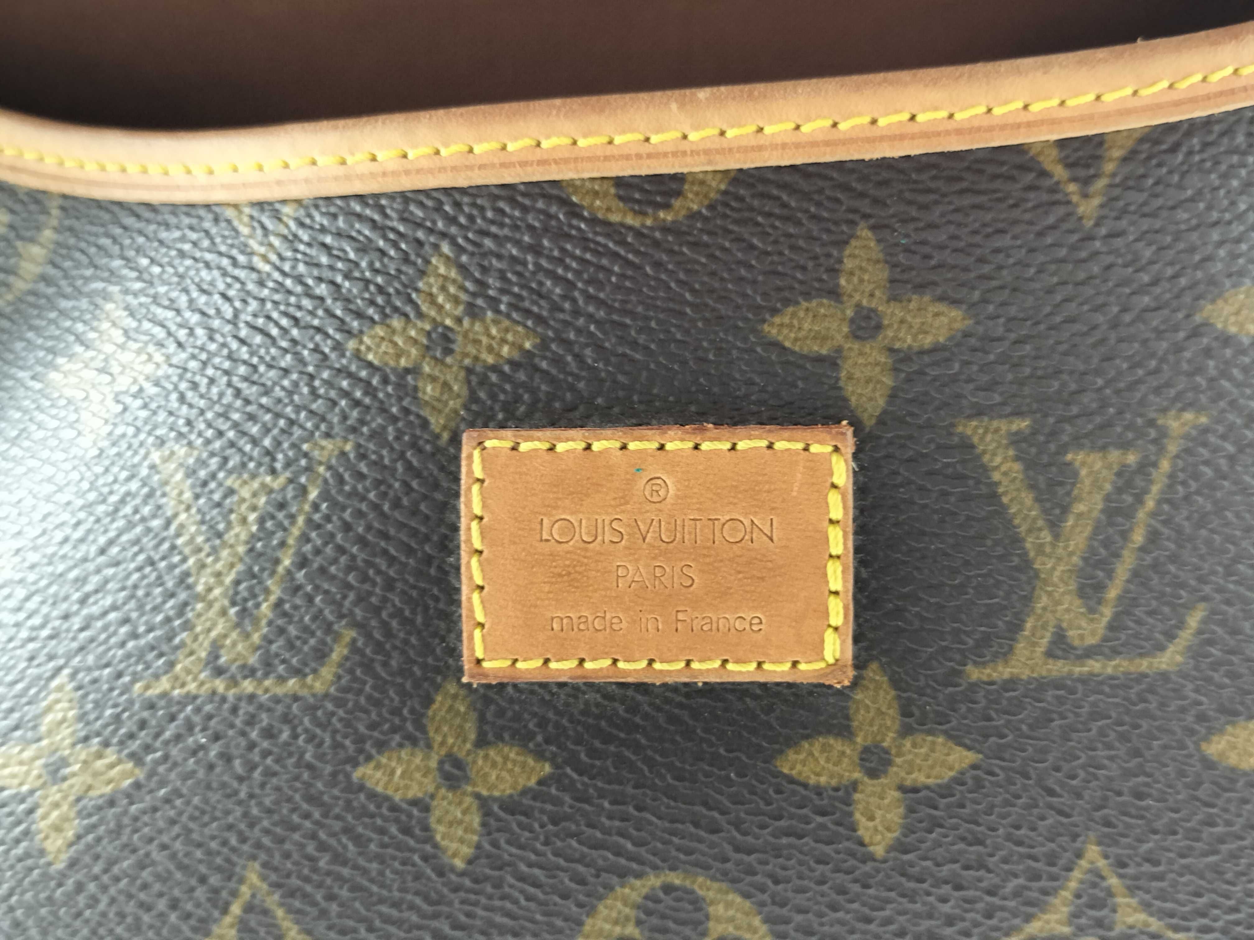 Monogram Louis Vuitton Monogram Saumur Shoulder Bag — view 11
