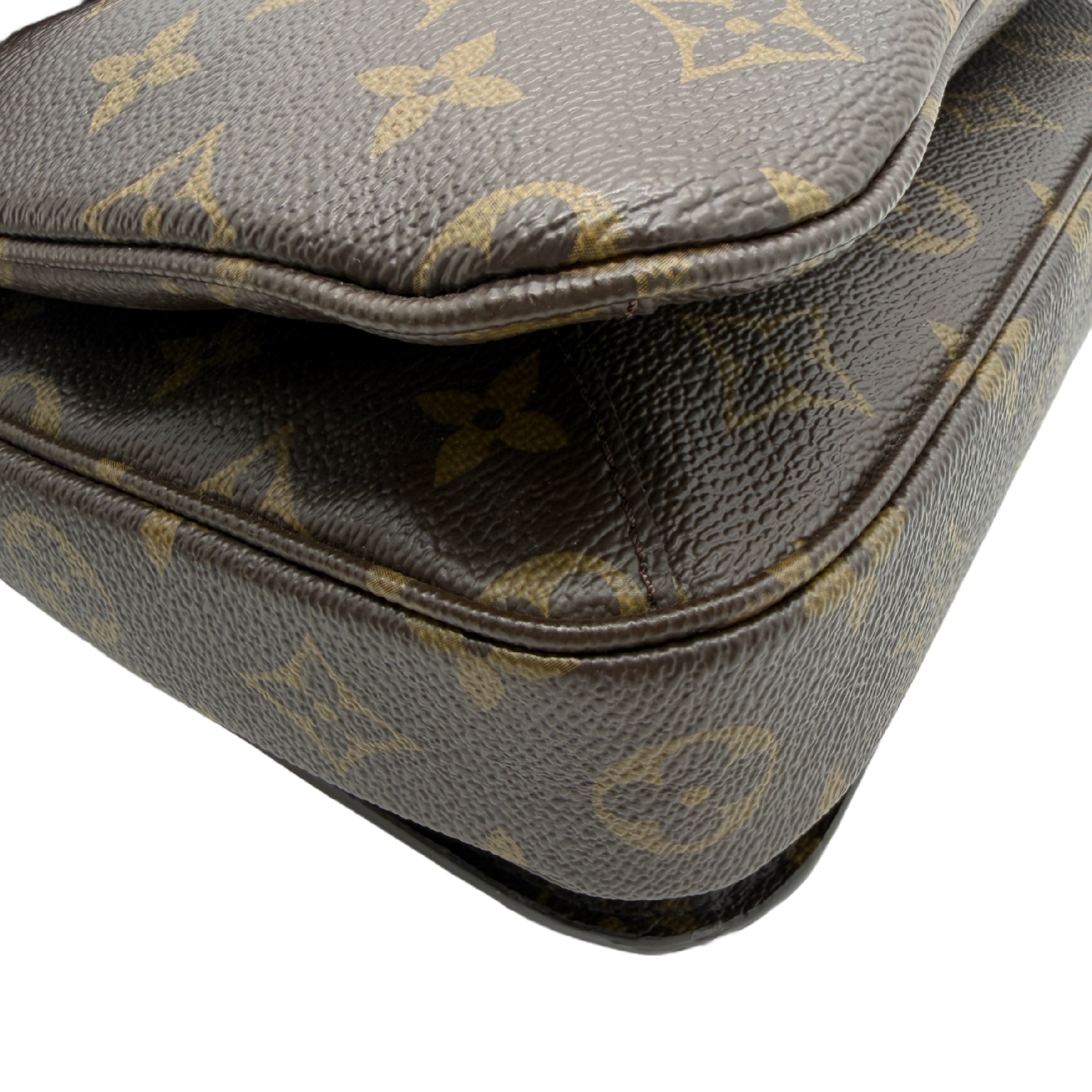 Monogram Pochette Métis 2-way Shoulder Bag — view 4