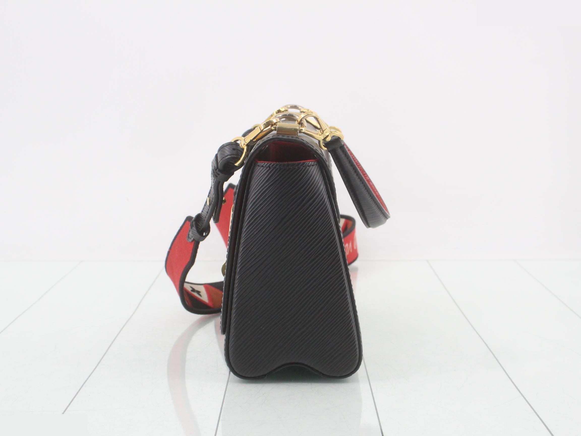 Epi Twist MM Noir 2-Way Shoulder Bag — view 3