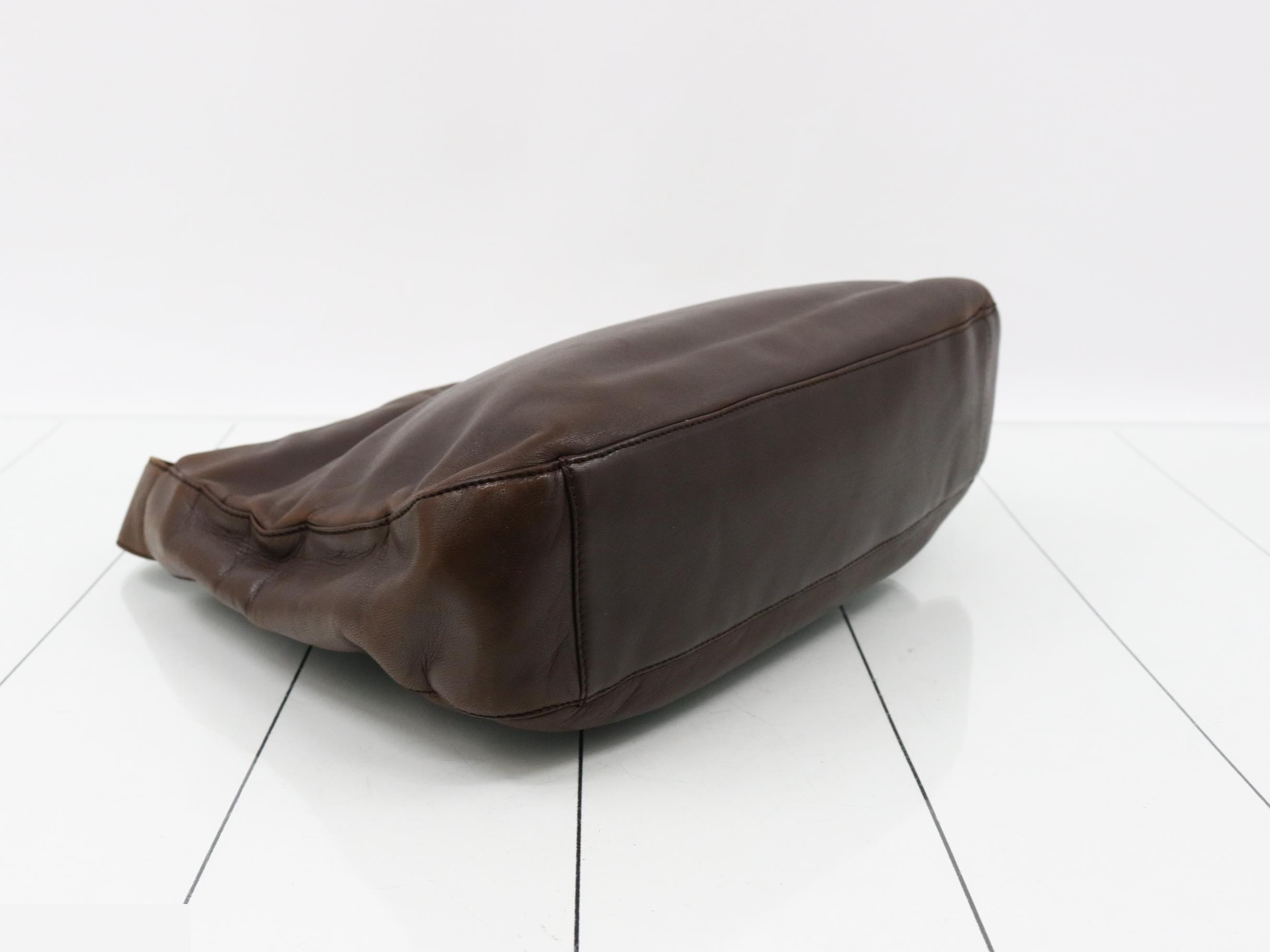 Anagram shoulder bag, leather, brown — view 5