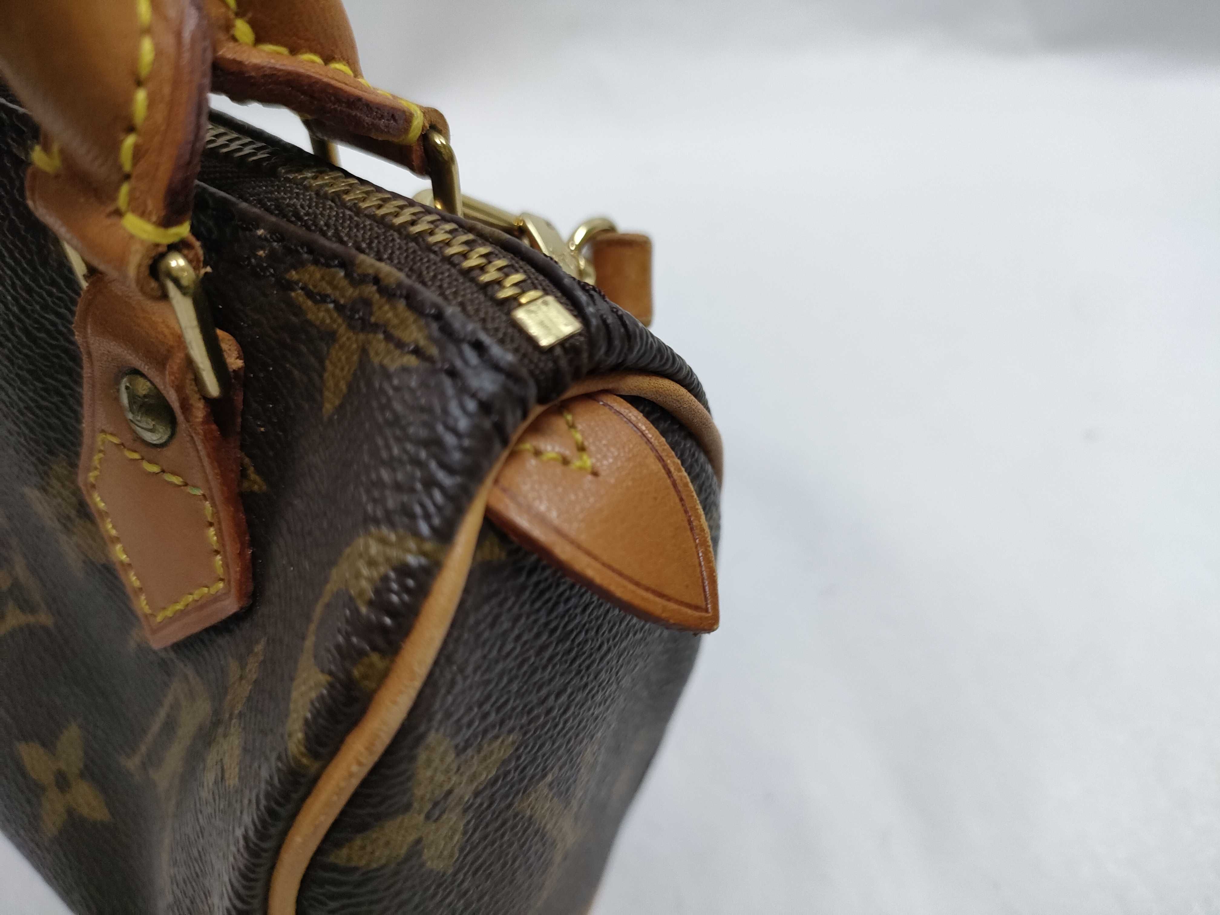 Monogram Louis Vuitton Monogram Mini Speedy M41534 Handbag with Shoulder Strap — view 12