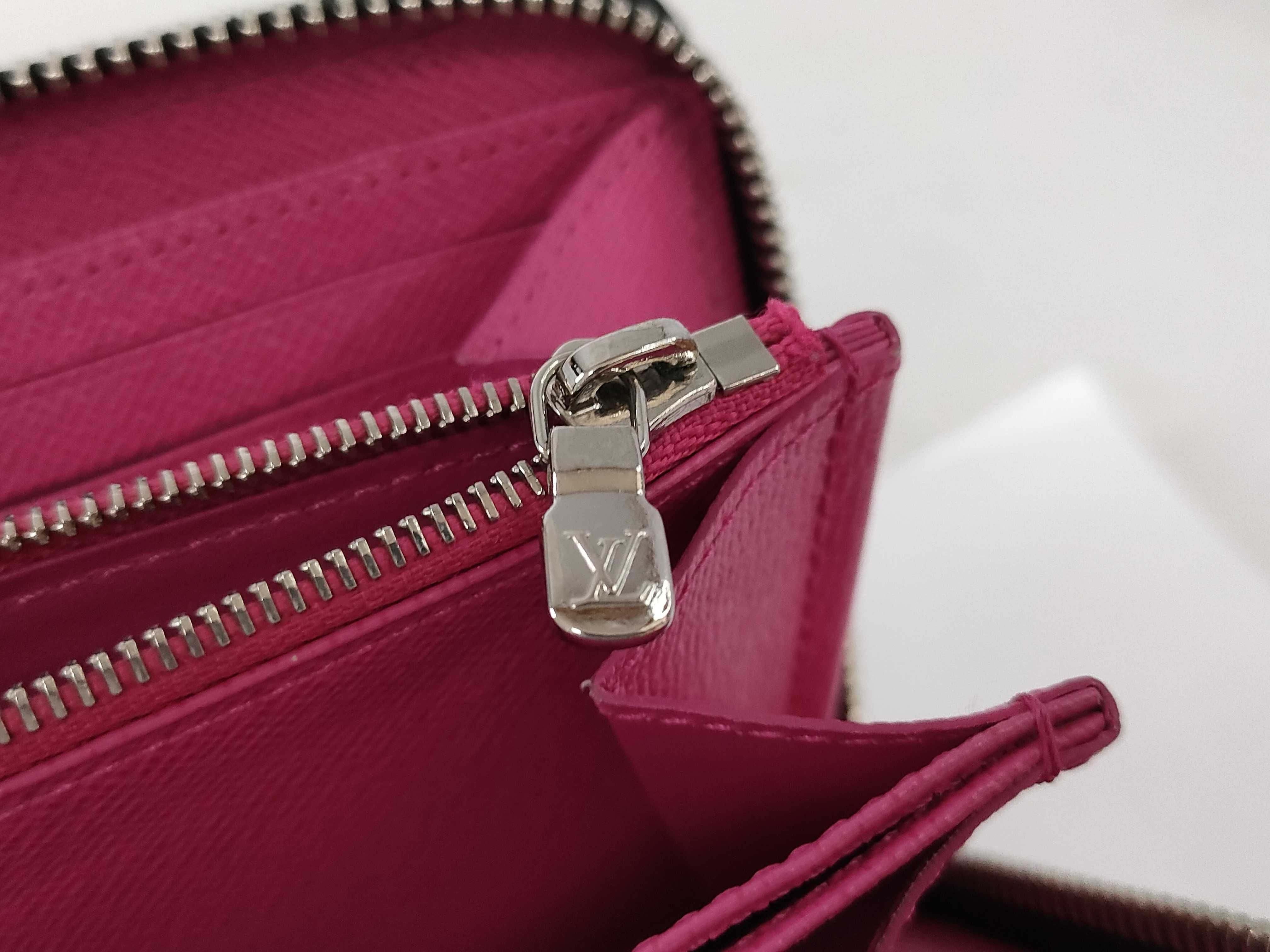 Epi Louis Vuitton Zippy Wallet — view 11