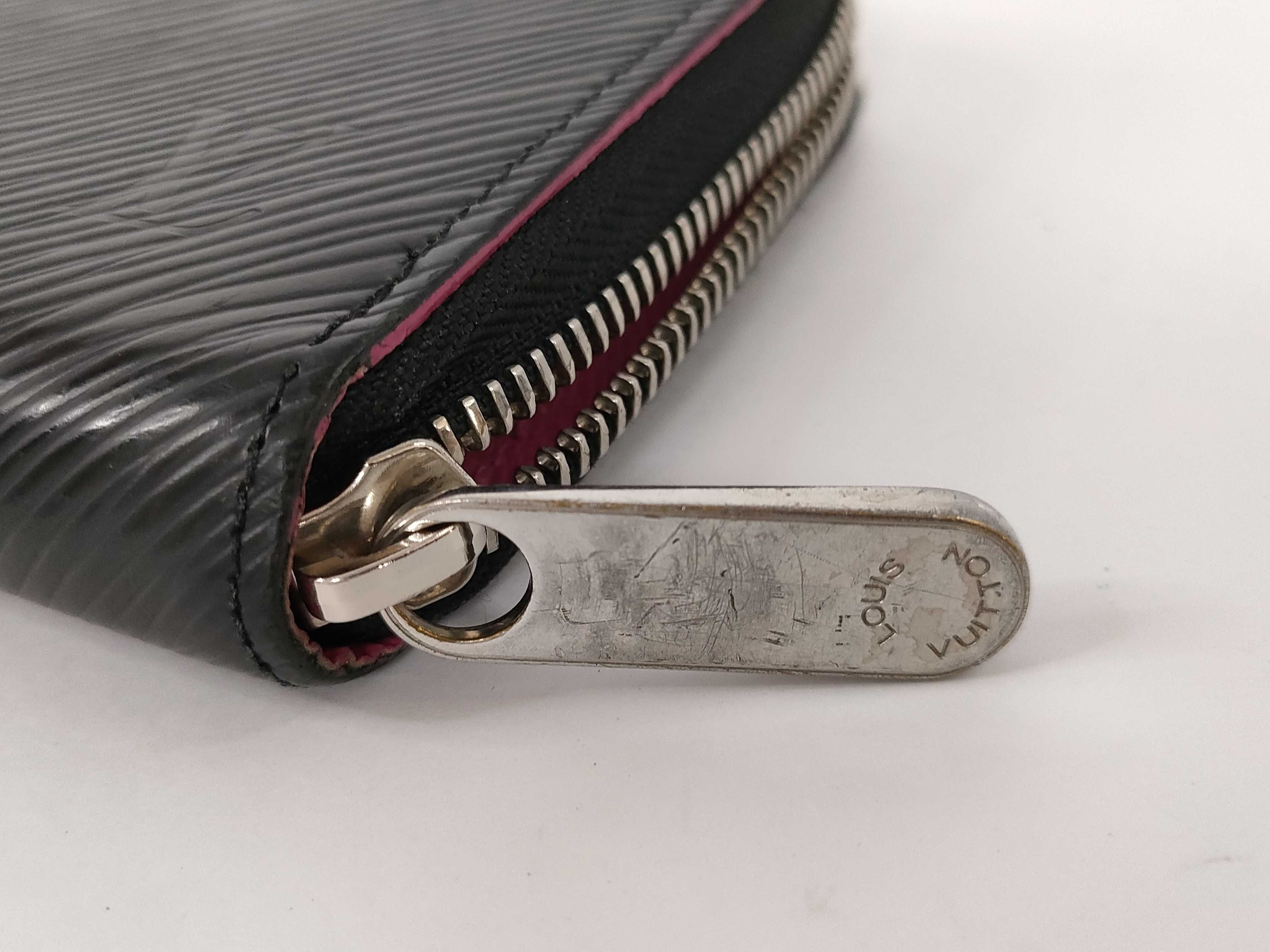 Epi Louis Vuitton Zippy Wallet — view 14