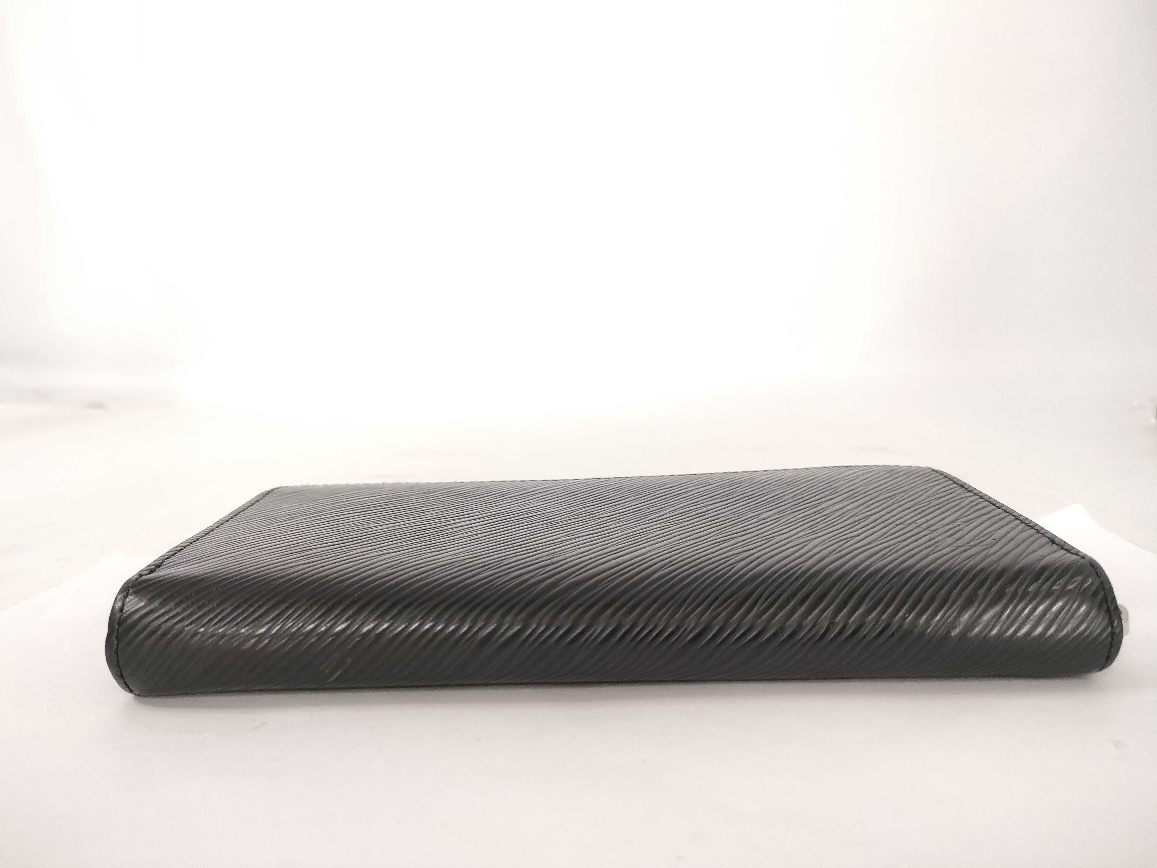 Epi Louis Vuitton Zippy Wallet — view 6