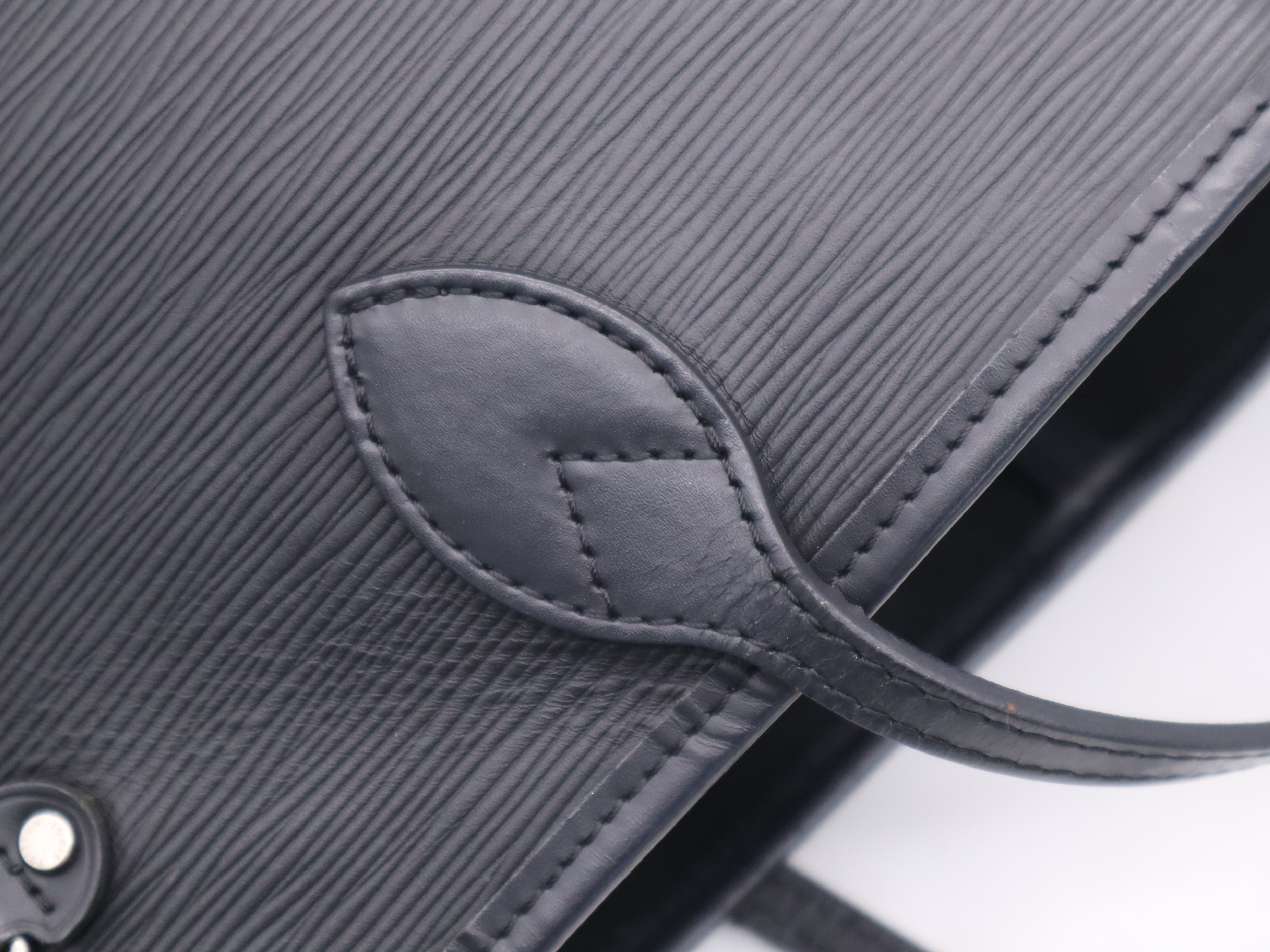 M40932 Epine Neverfull MM Noir Tote Bag — view 7