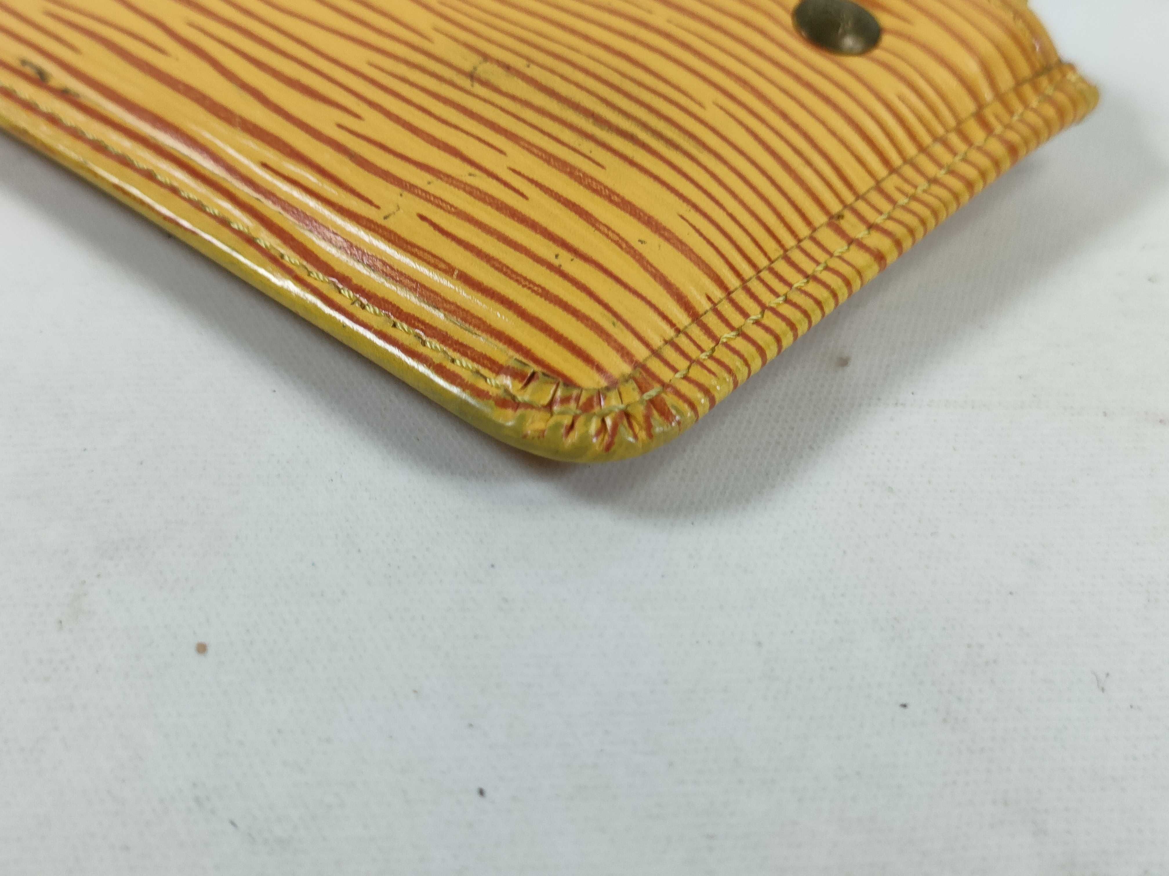 Epi Pochette Clé Coin Case — view 3