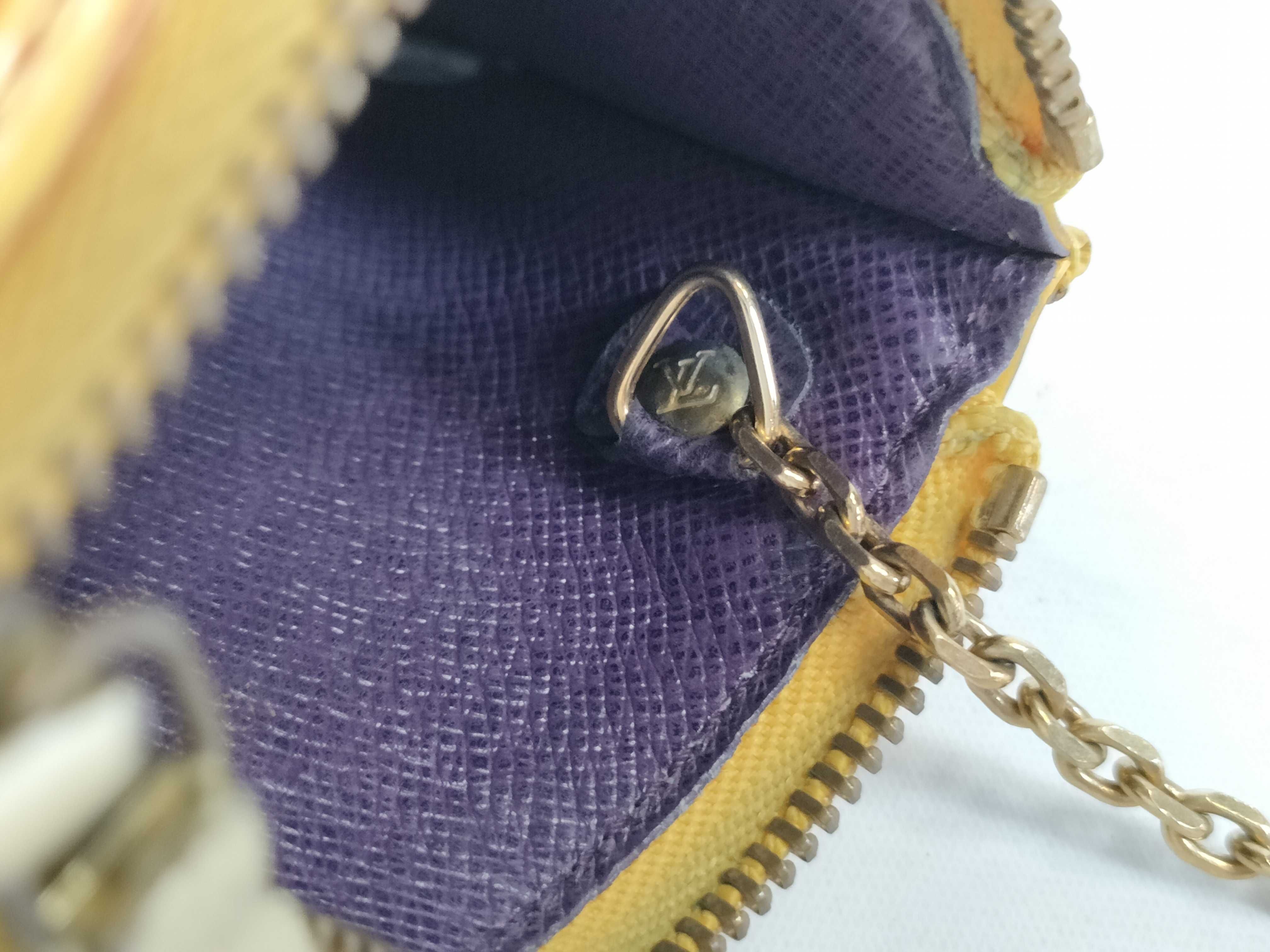 Epi Pochette Clé Coin Case — view 9