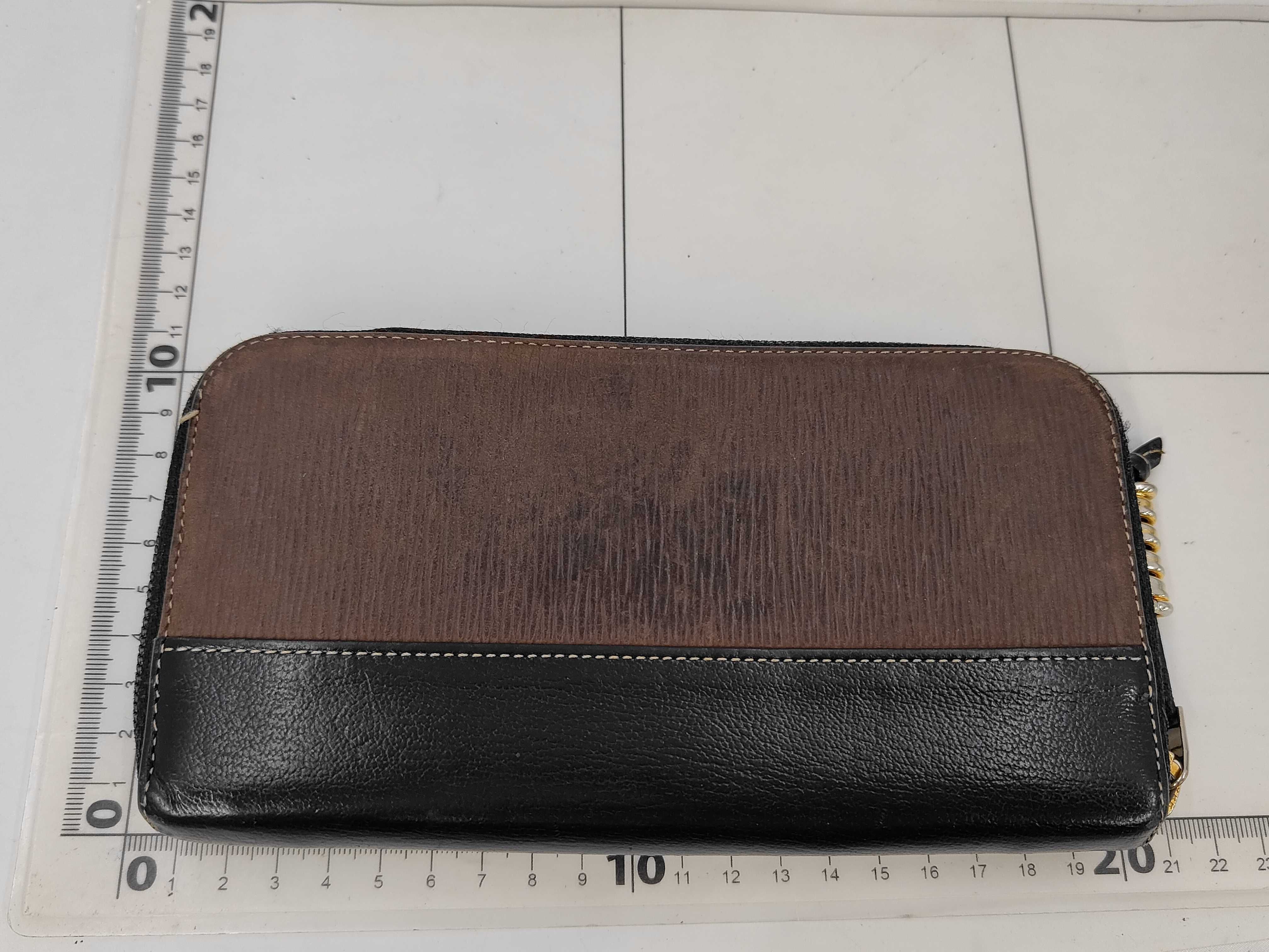 wallet — view 2