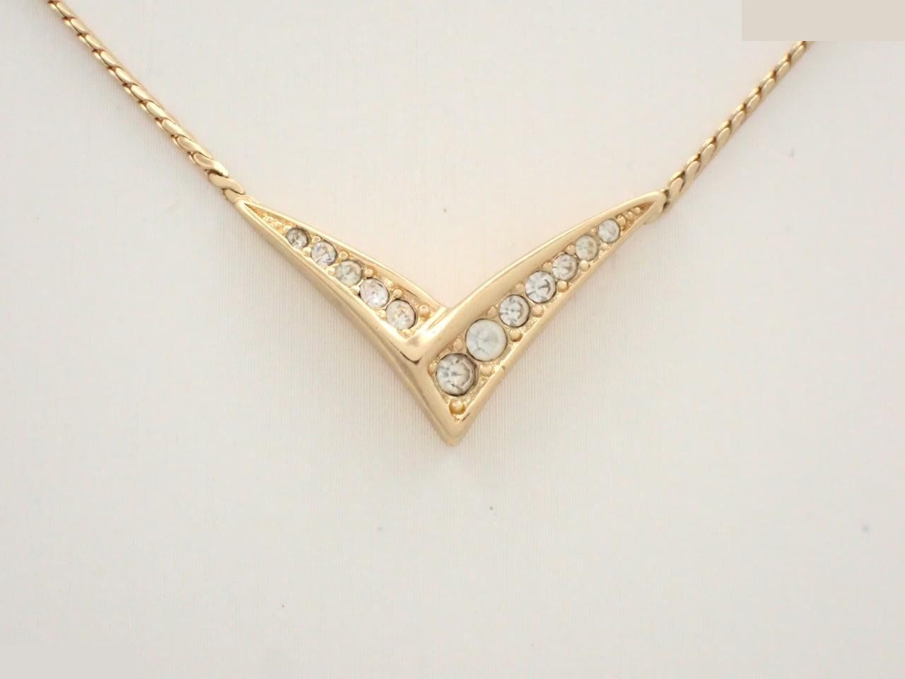 Other lines: Precious metals, necklaces, pendants, chain approximately 44cm