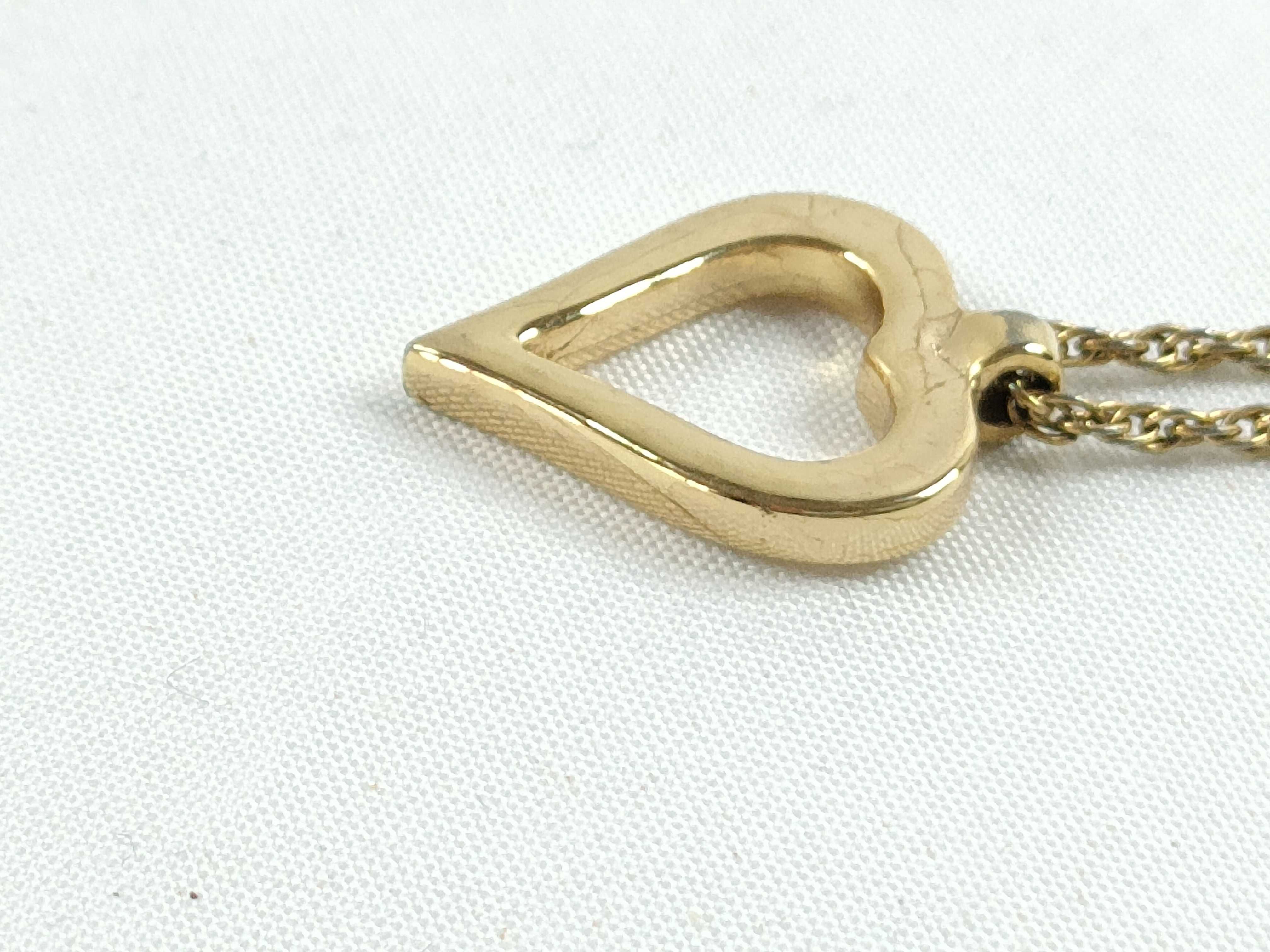 Christian necklace with heart charm, gold necklace — view 3