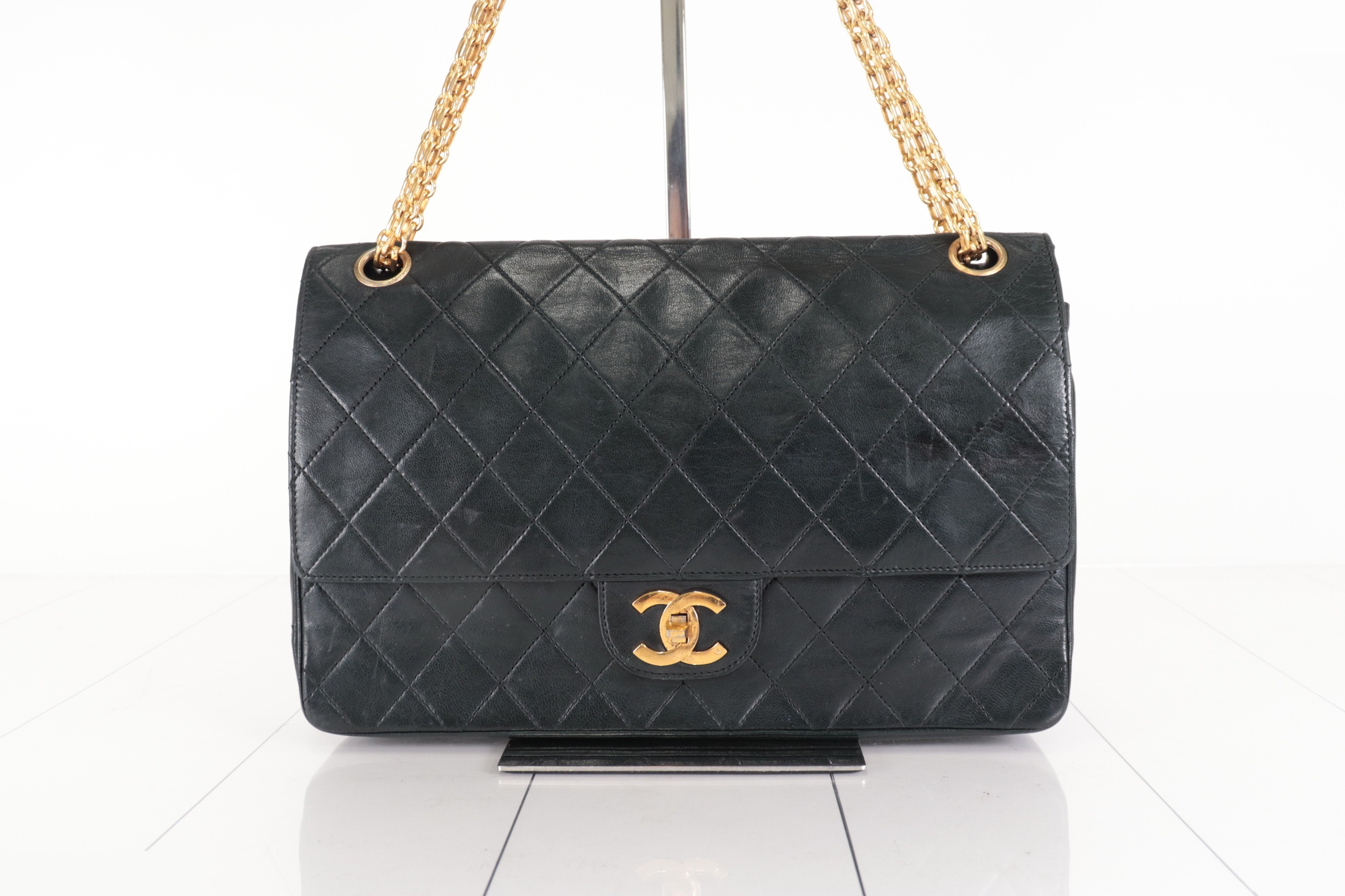 Double flap 27 Lambskin 2.55 Chain Shoulder Bag — view 2