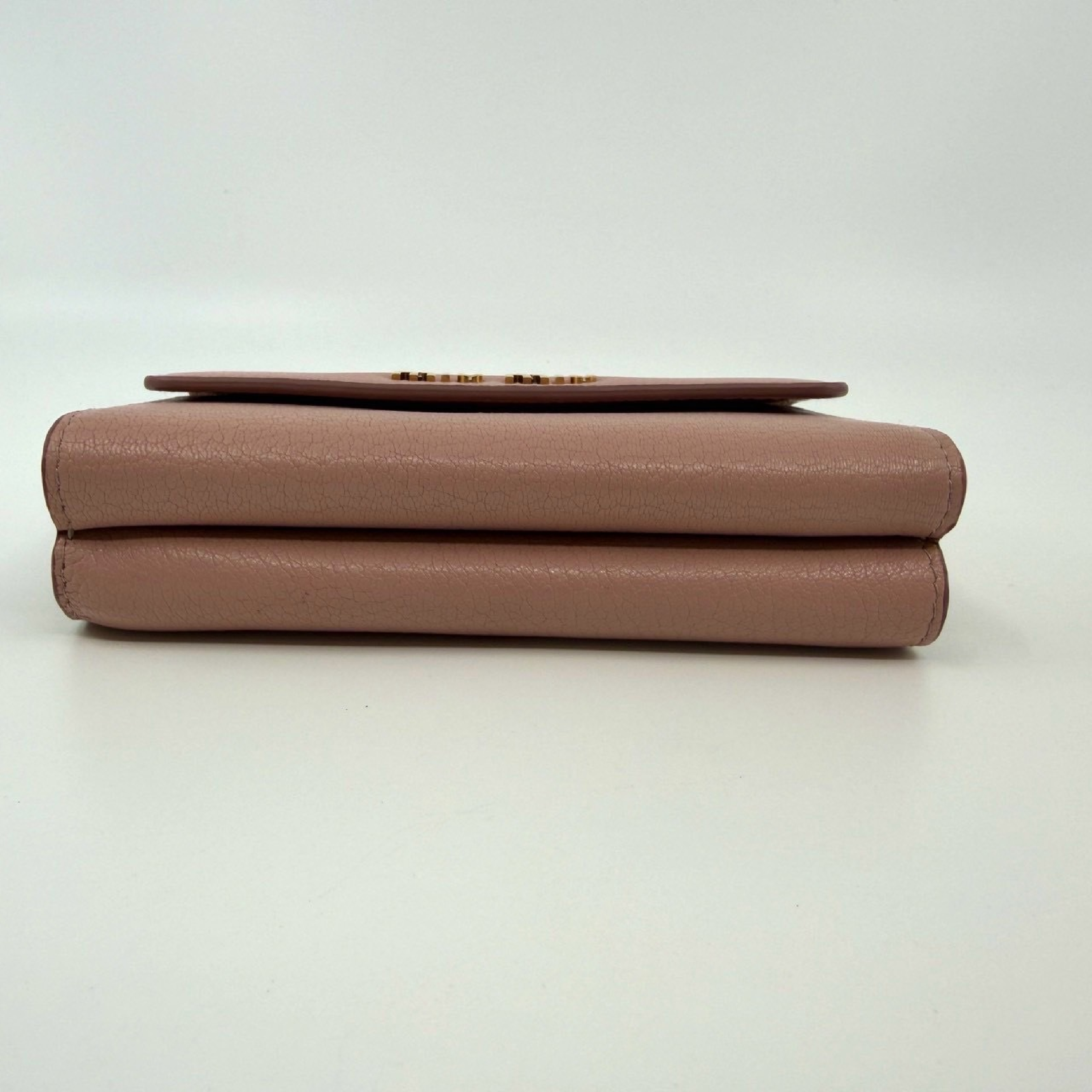 medium-sized pink zip wallet — view 3