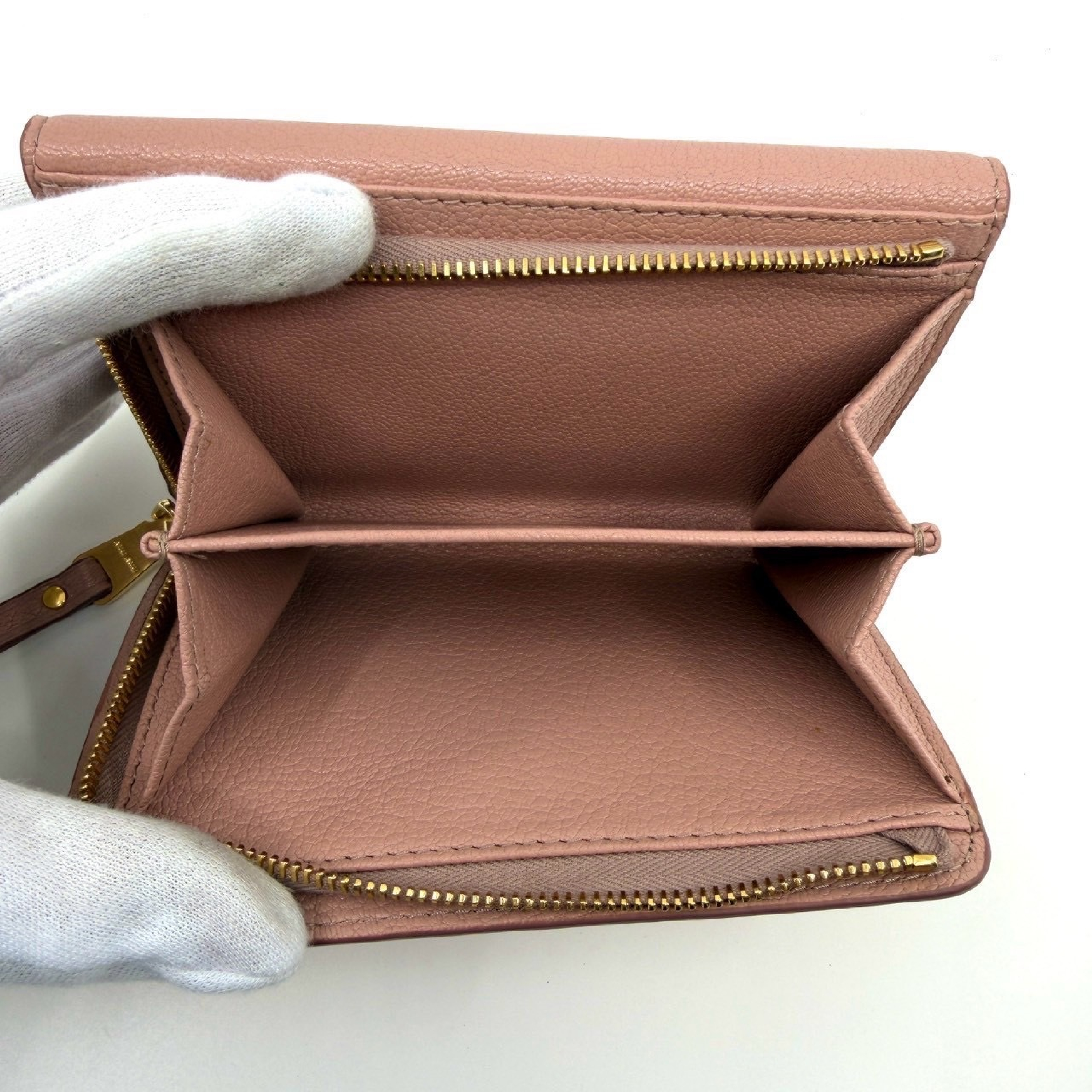 medium-sized pink zip wallet — view 6