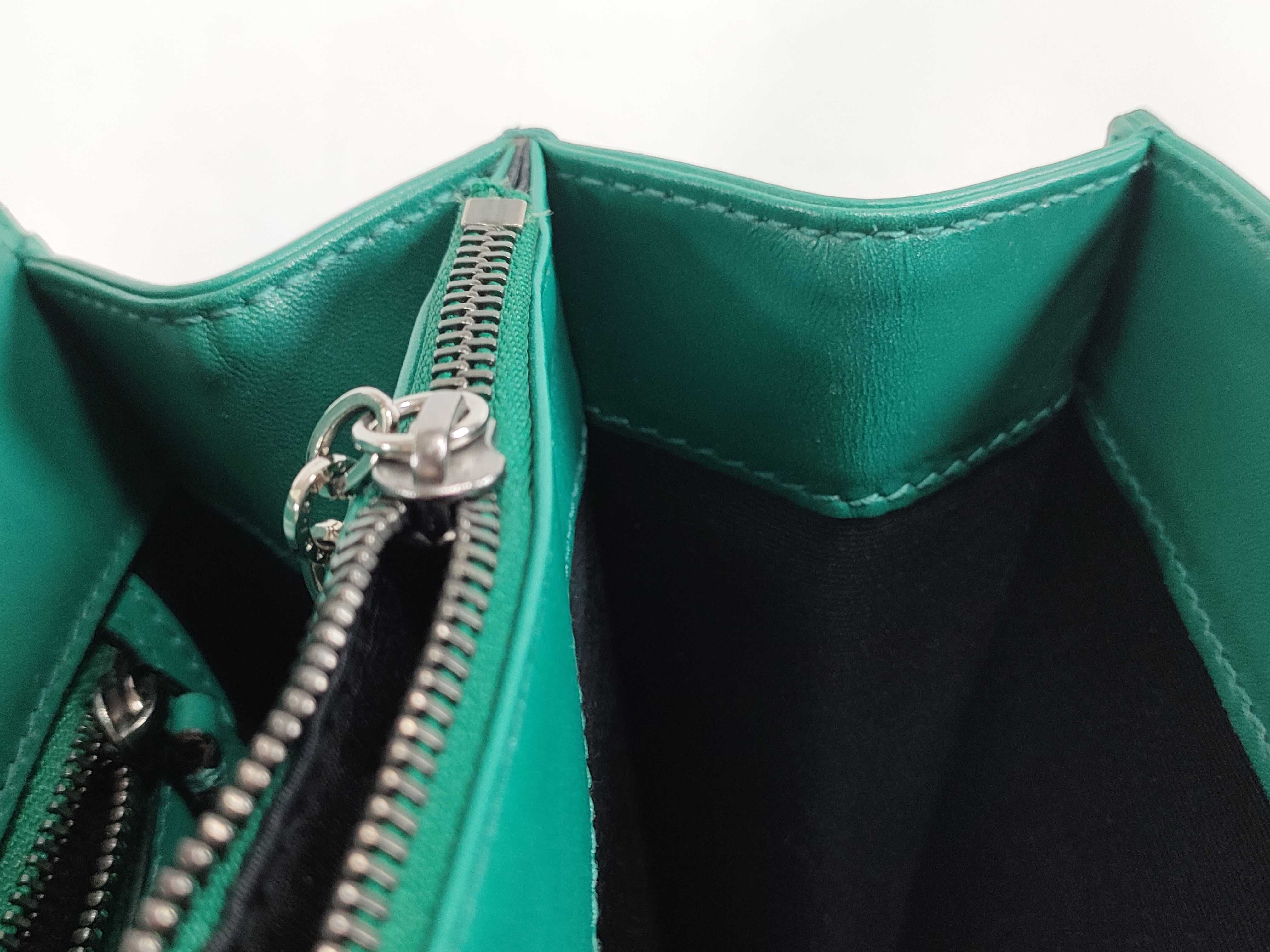 Bulgari Serpenti Bicolor Leather Chain Shoulder Bag Green Shoulder Bag — view 9