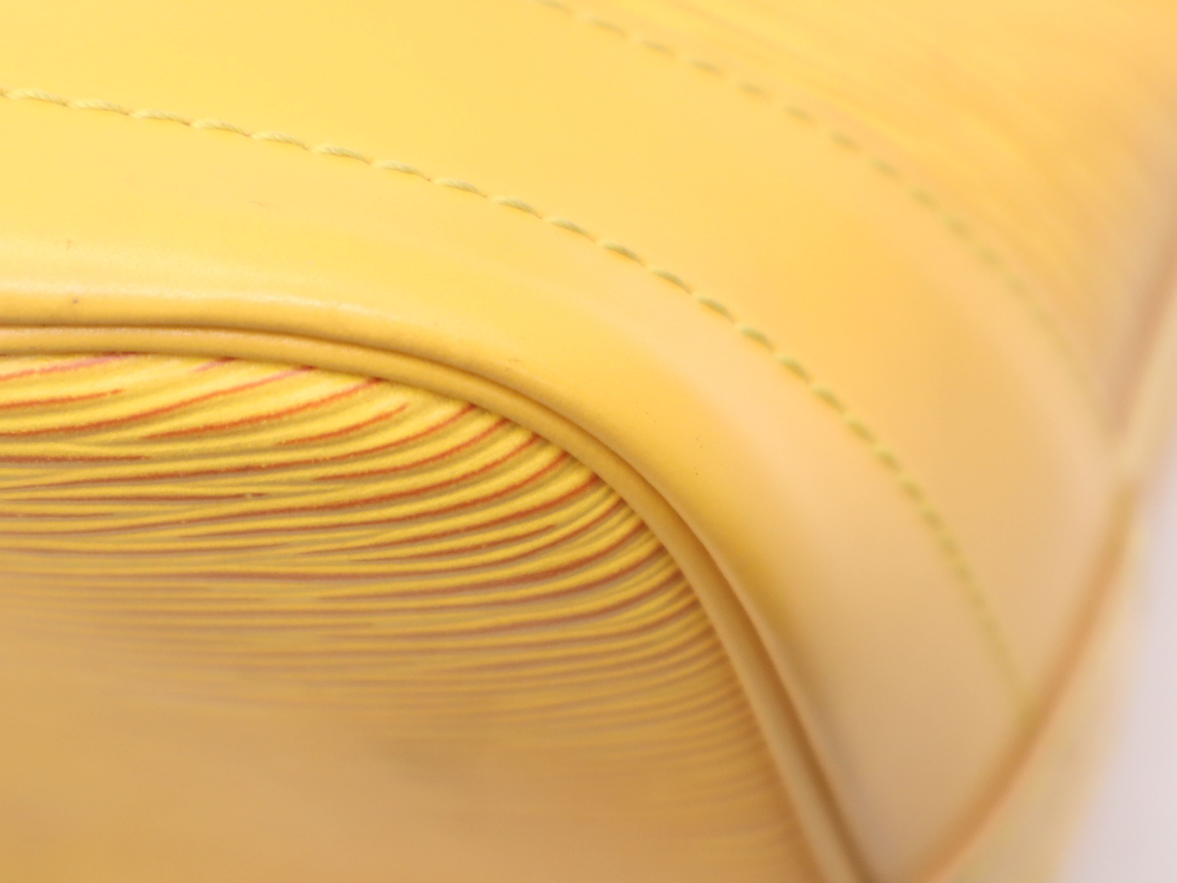 M44009 Epi Noe Tassili Yellow Shoulder Bag — view 11