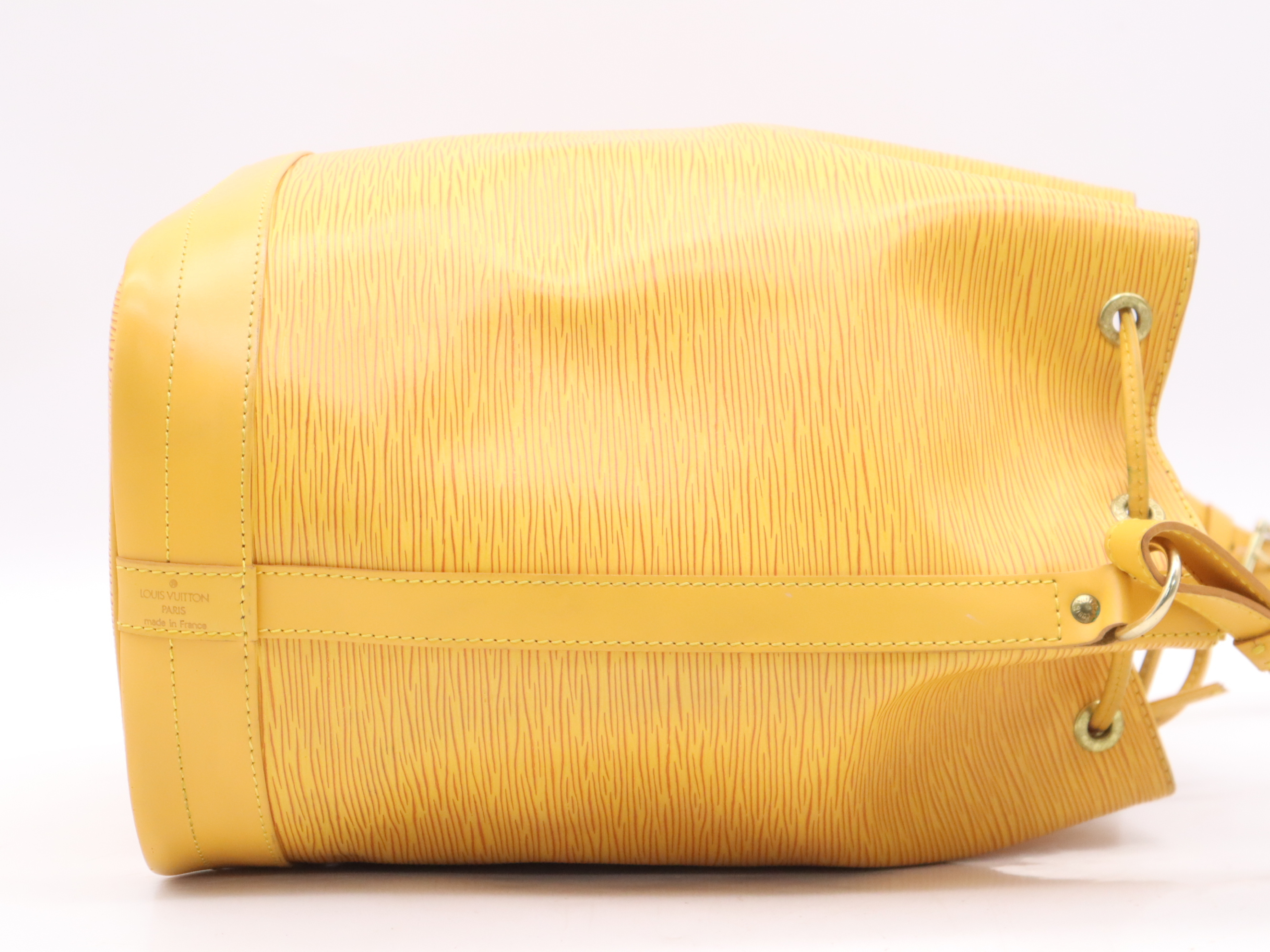 M44009 Epi Noe Tassili Yellow Shoulder Bag — view 5
