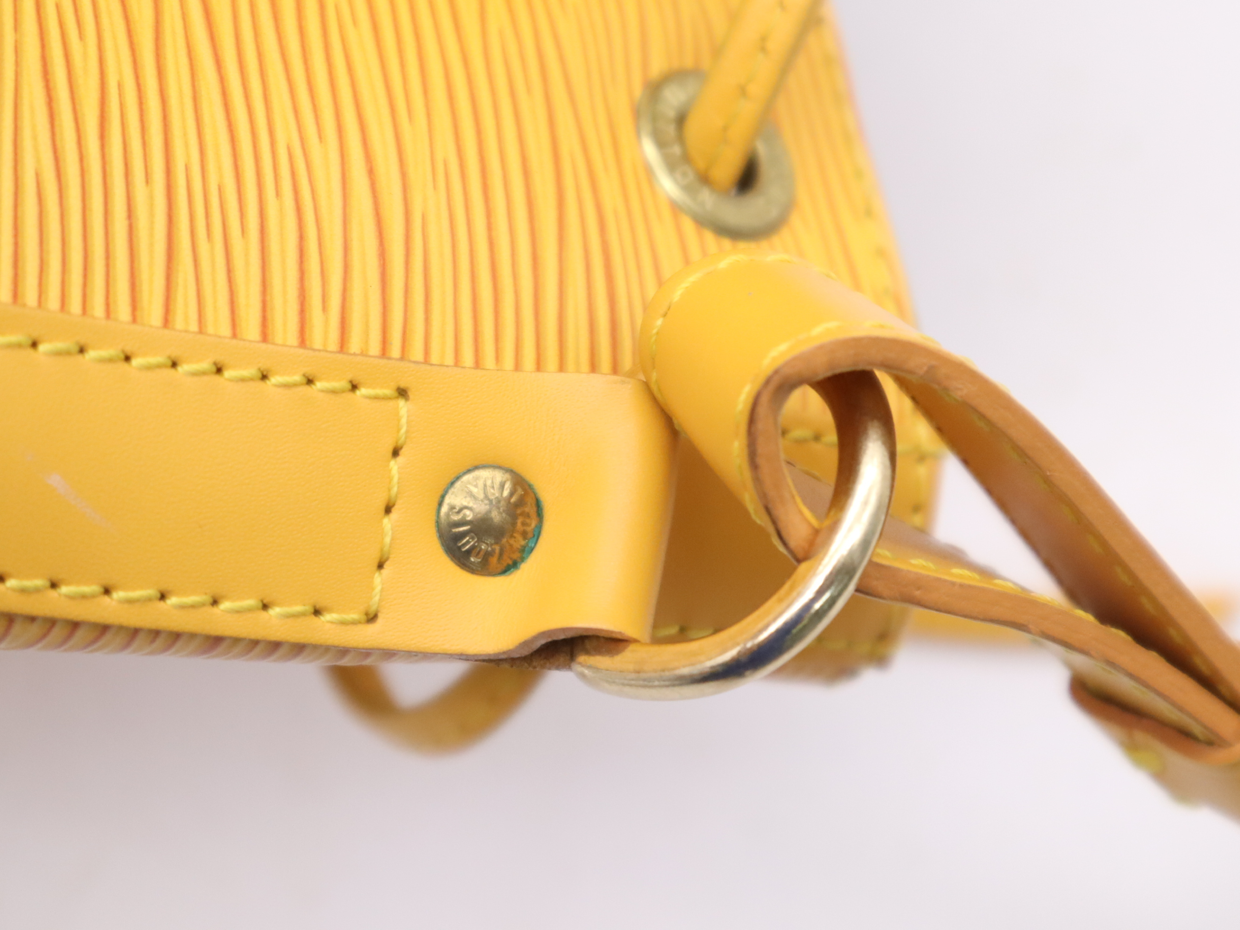 M44009 Epi Noe Tassili Yellow Shoulder Bag — view 7