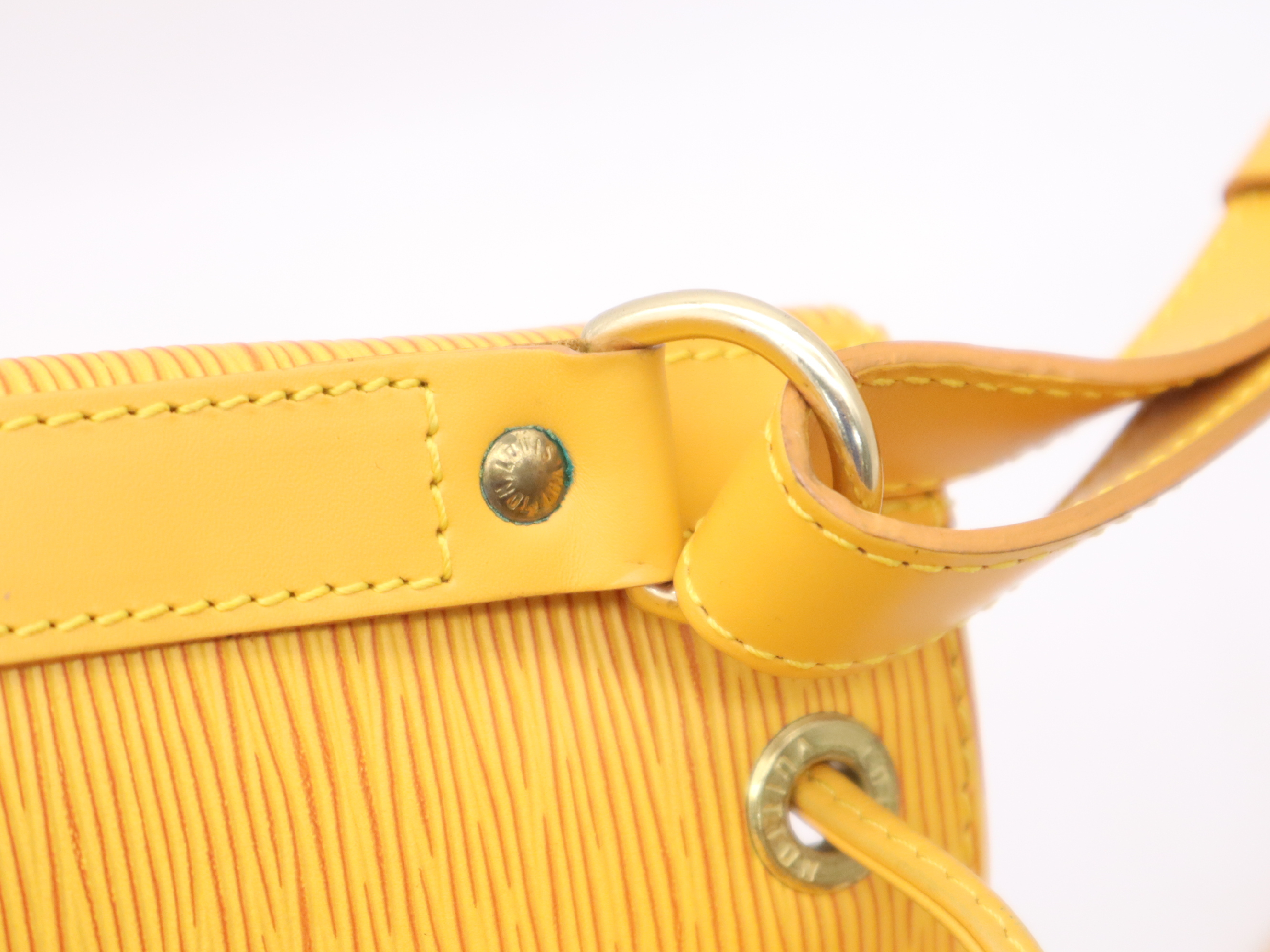 M44009 Epi Noe Tassili Yellow Shoulder Bag — view 8