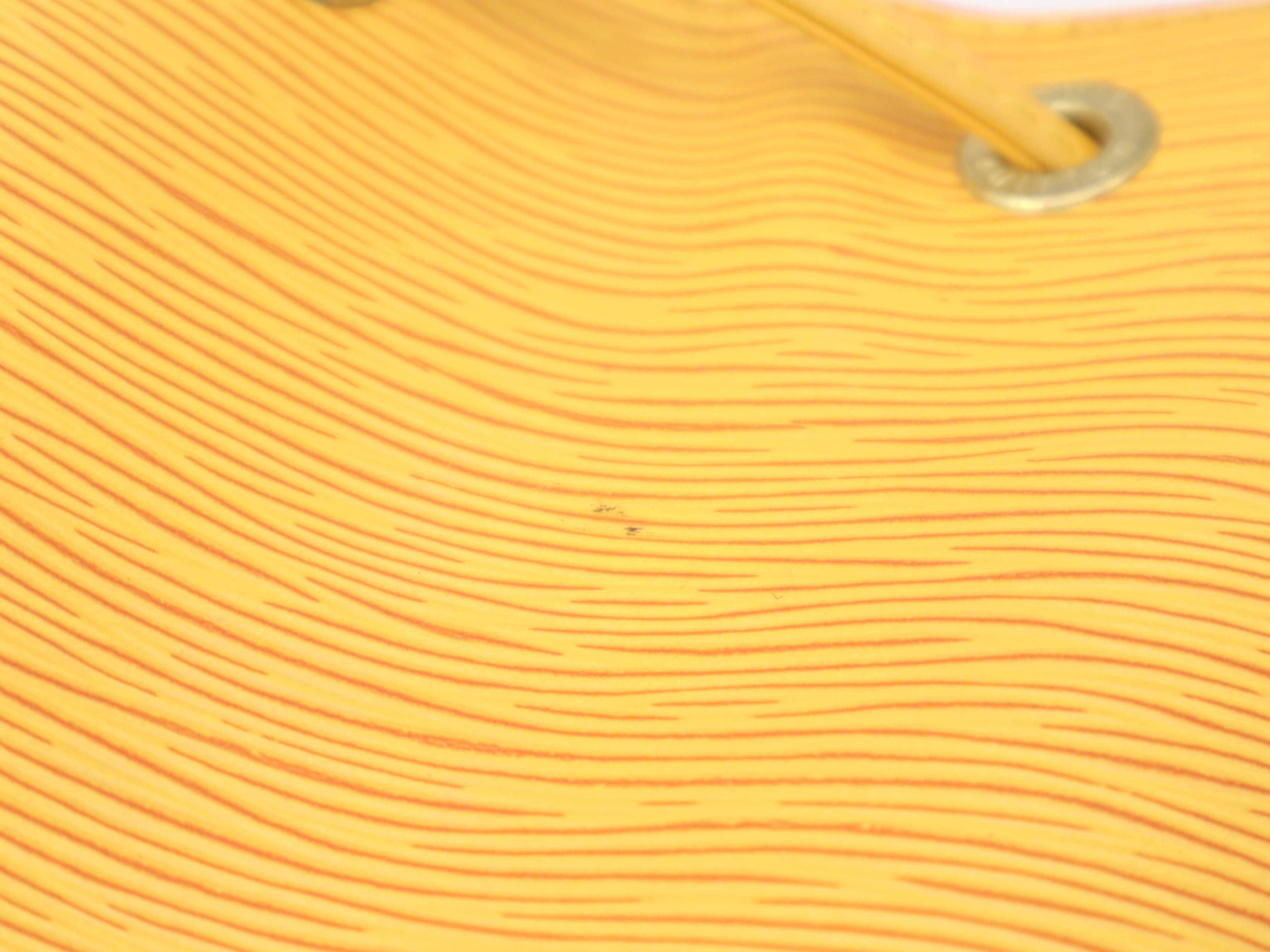 M44009 Epi Noe Tassili Yellow Shoulder Bag — view 9