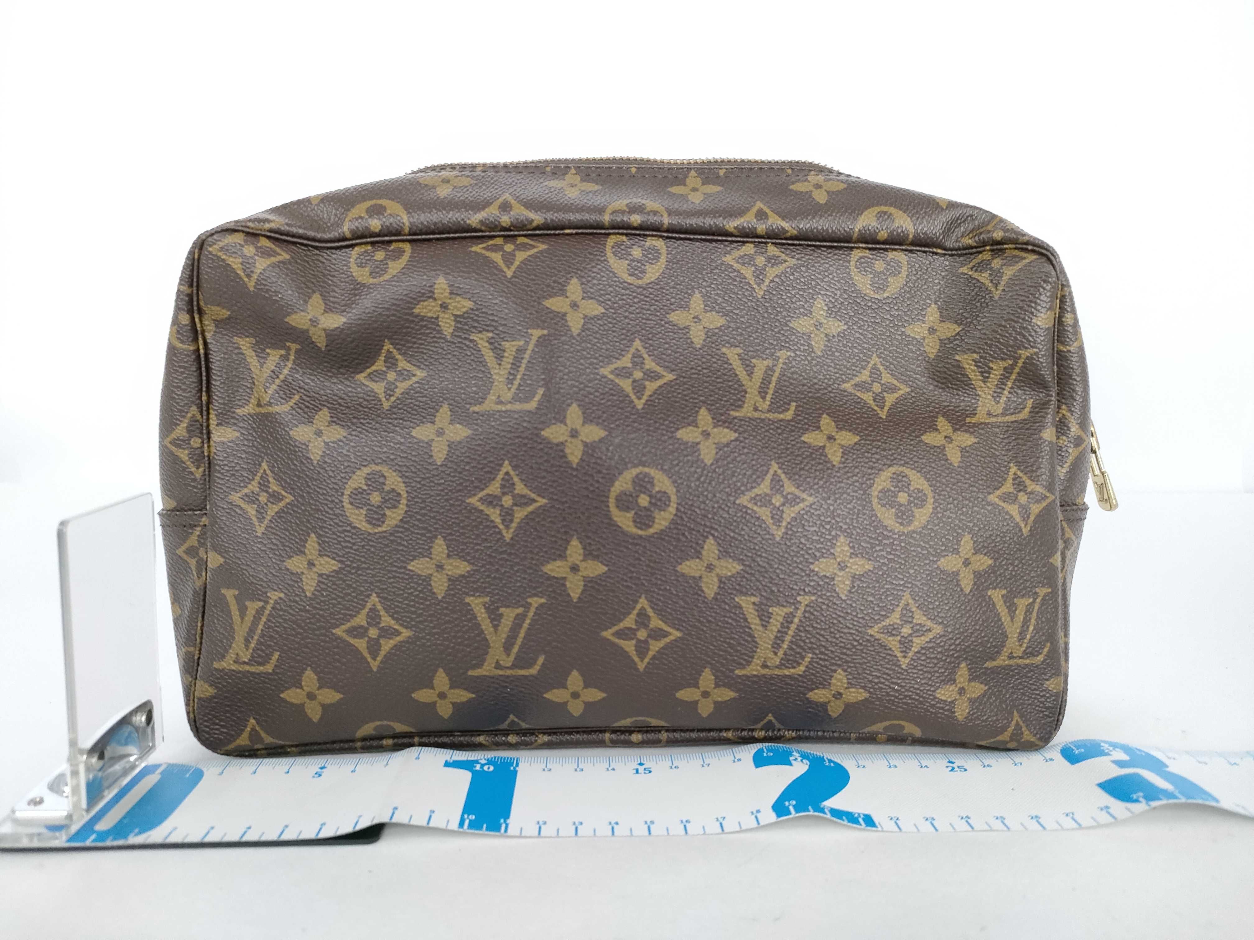 Monogram Louis Vuitton Troussard Toilette 28 Pouch — view 2