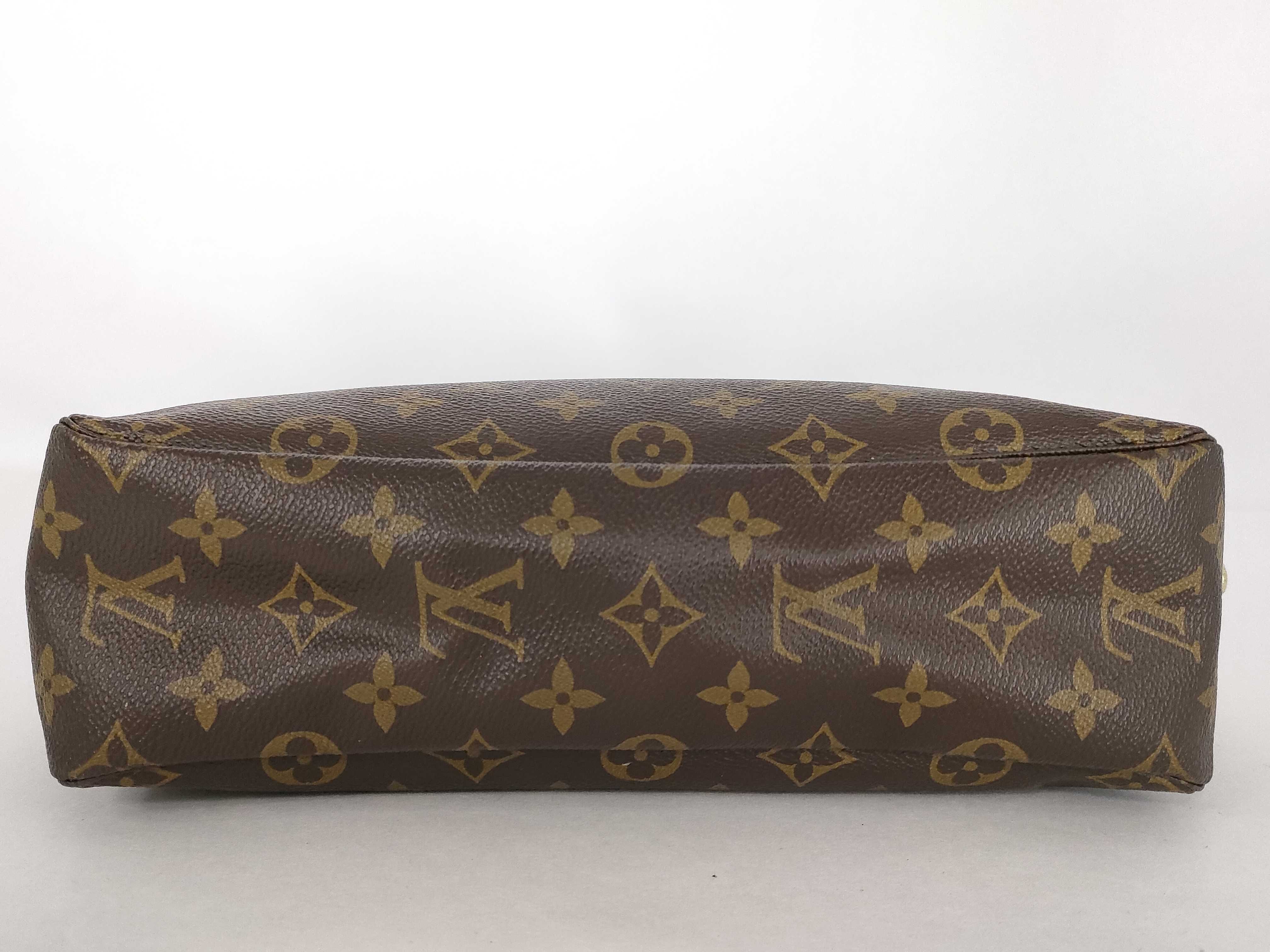 Monogram Louis Vuitton Troussard Toilette 28 Pouch — view 4