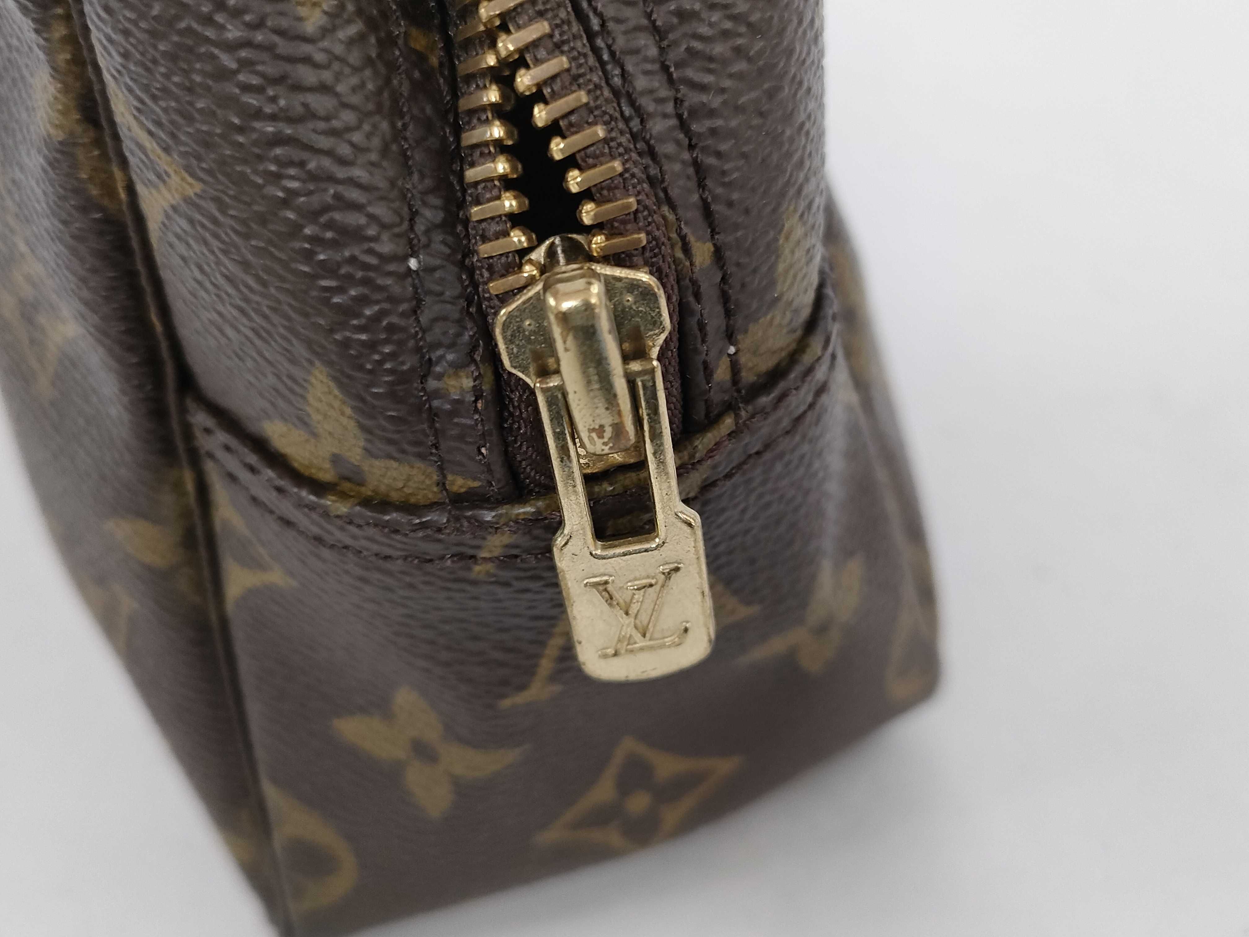 Monogram Louis Vuitton Troussard Toilette 28 Pouch — view 10