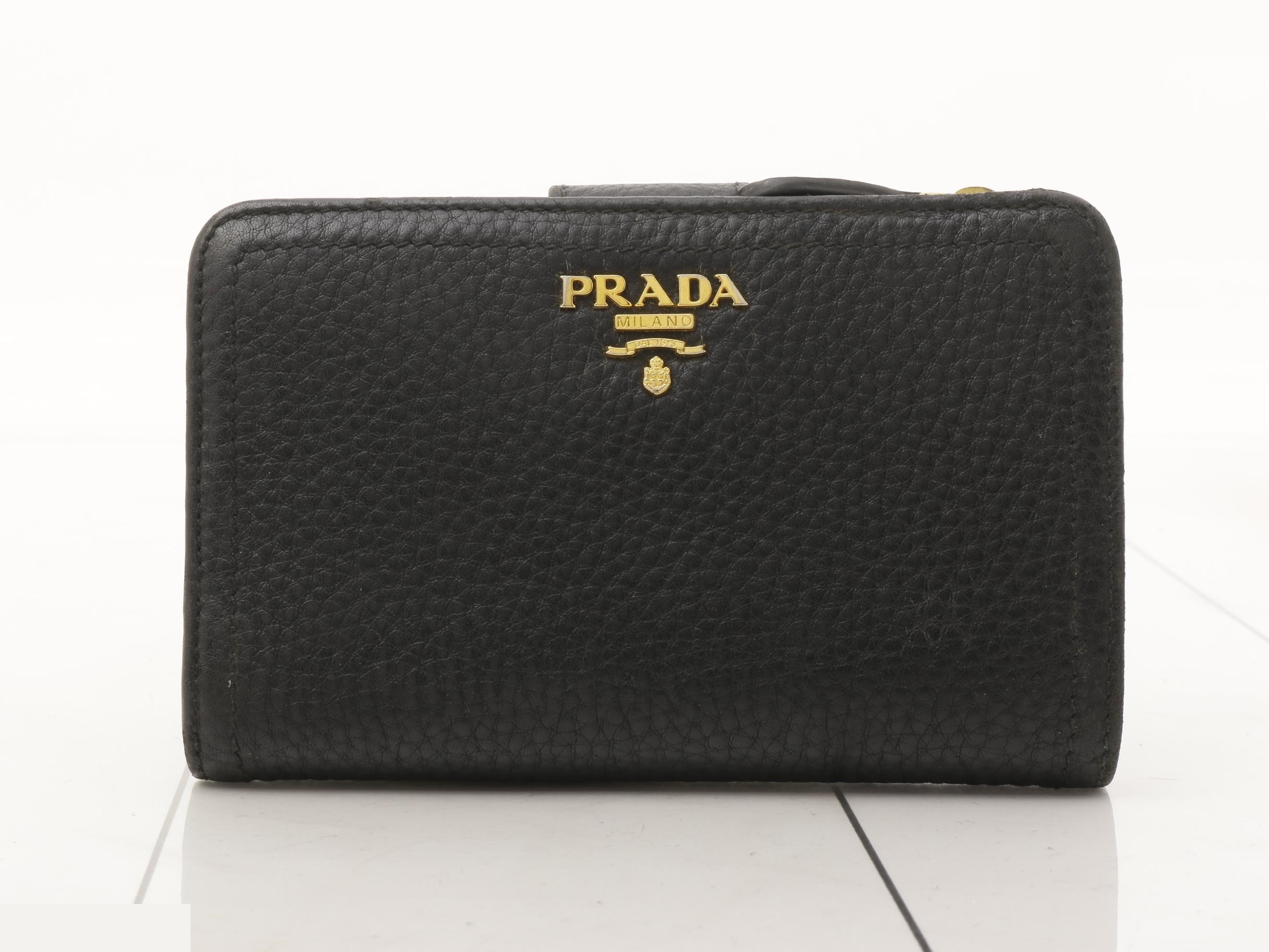 L-shaped zipper wallet, black