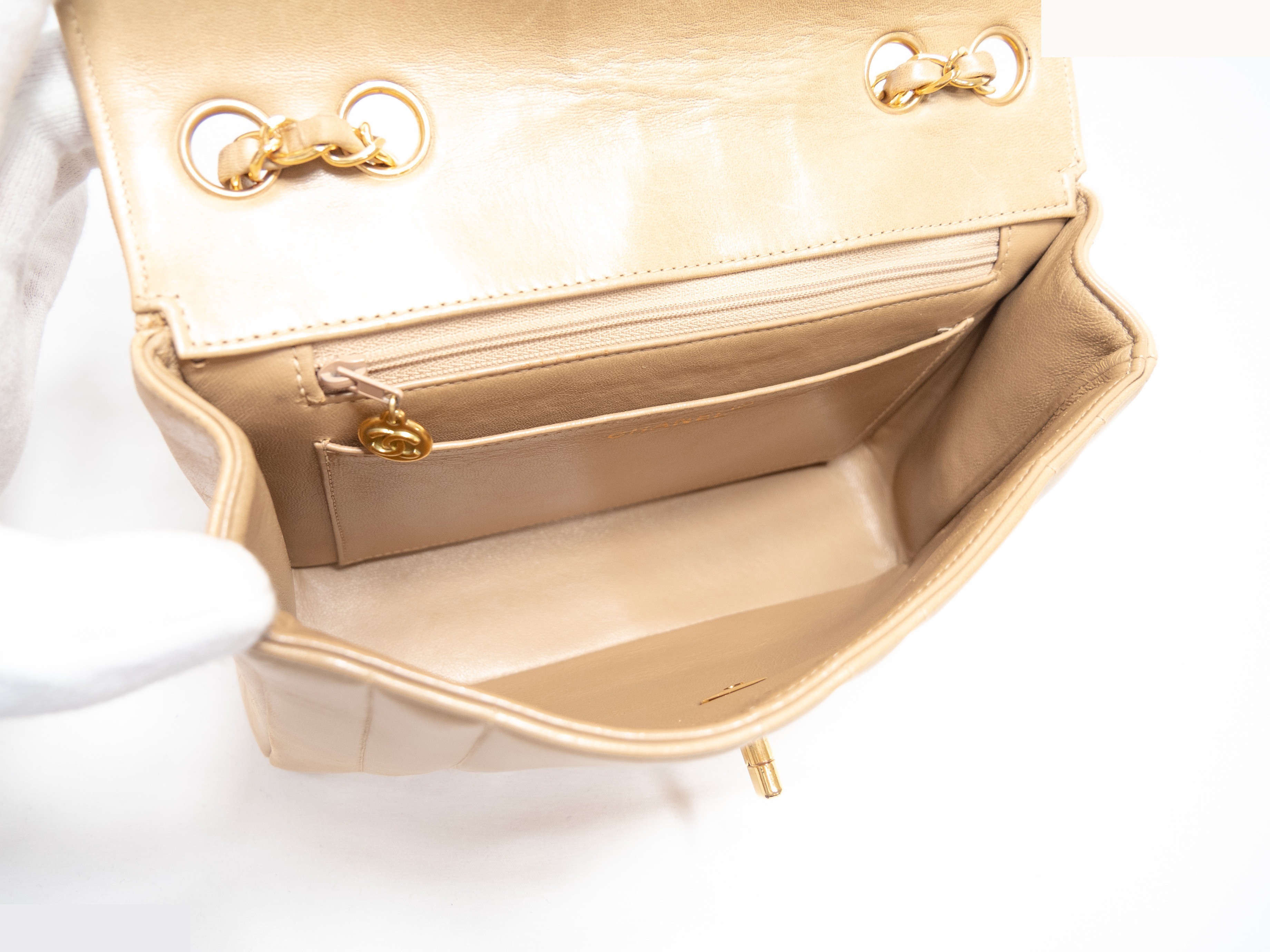 Matelassé Seal Lamb Beige — view 8