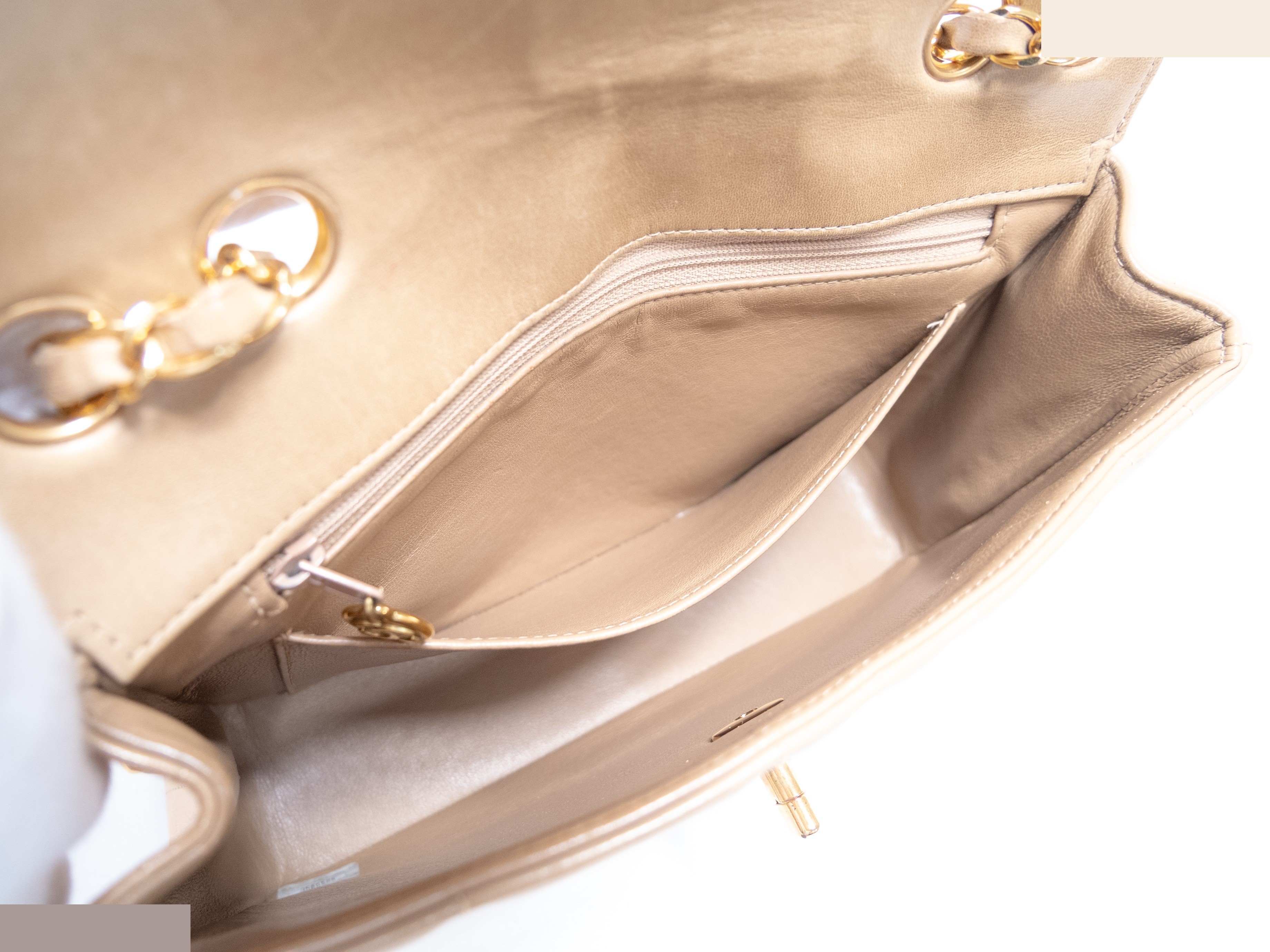 Matelassé Seal Lamb Beige — view 9