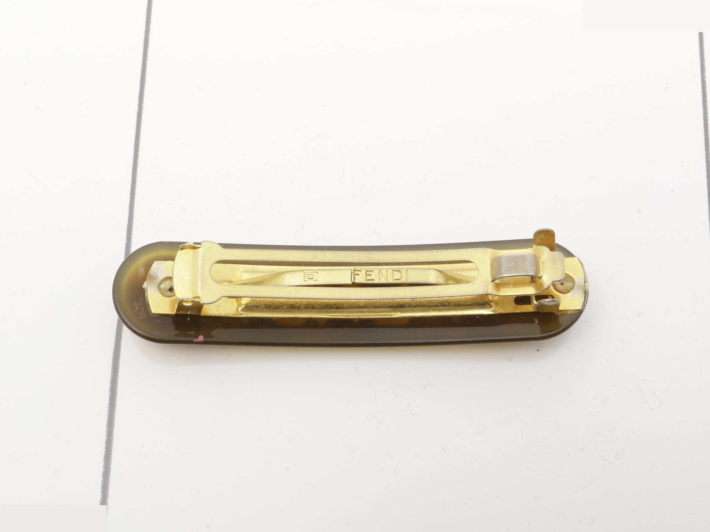 Barrette — view 2