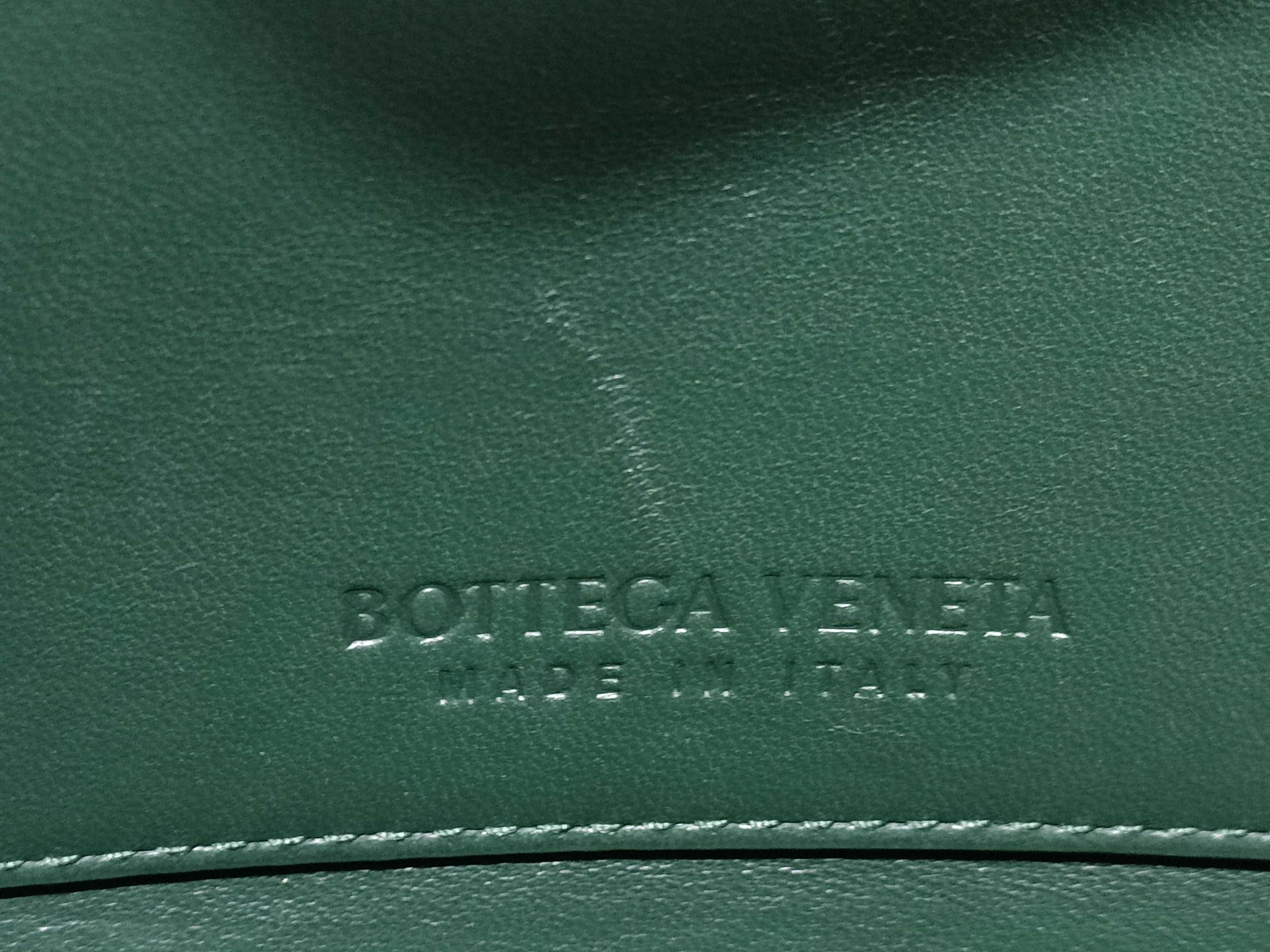 Mount Crossbody Bag Shoulder Bag — view 10