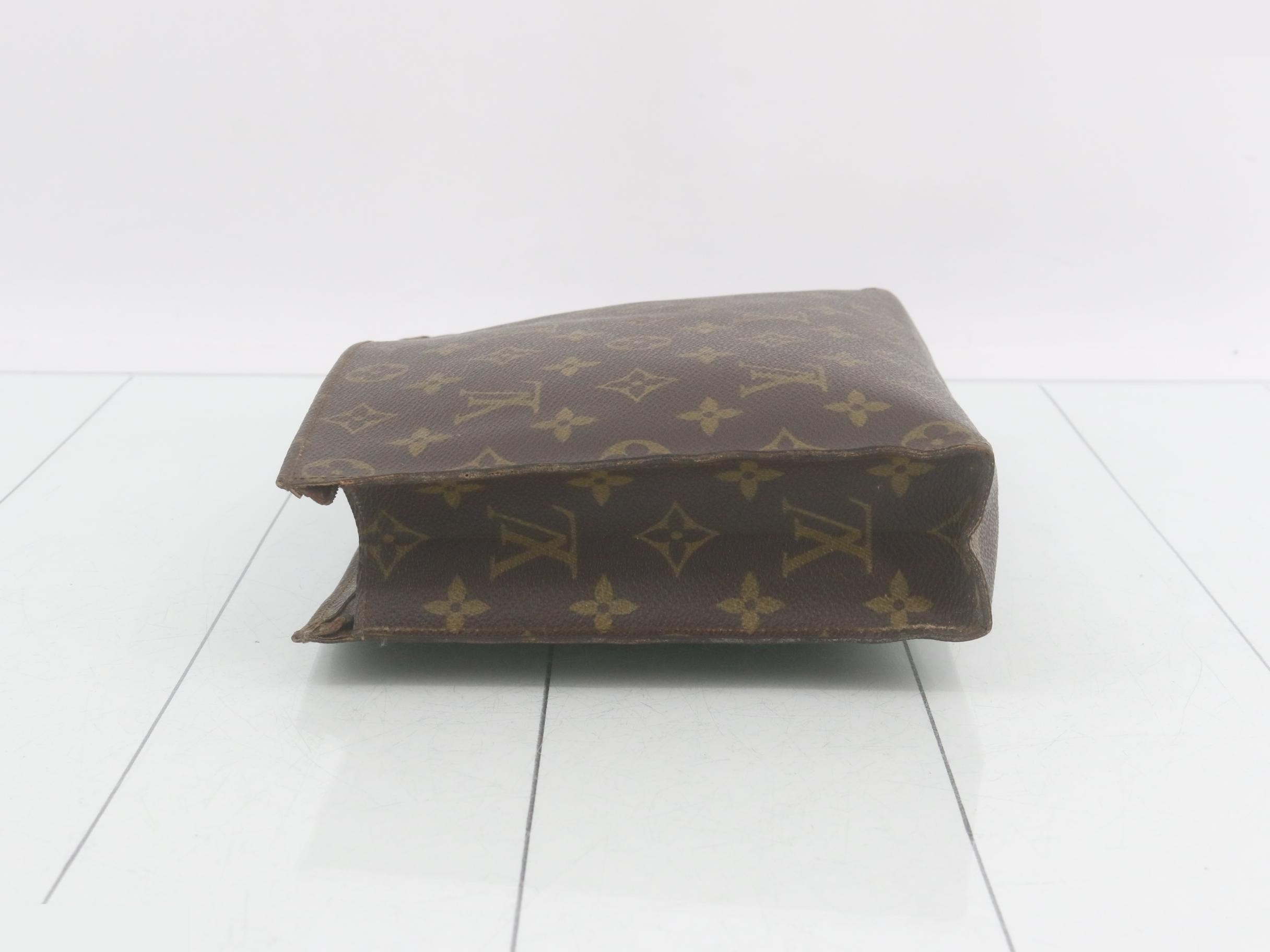 Monogram Poche Toilette 25 x 20 — view 4