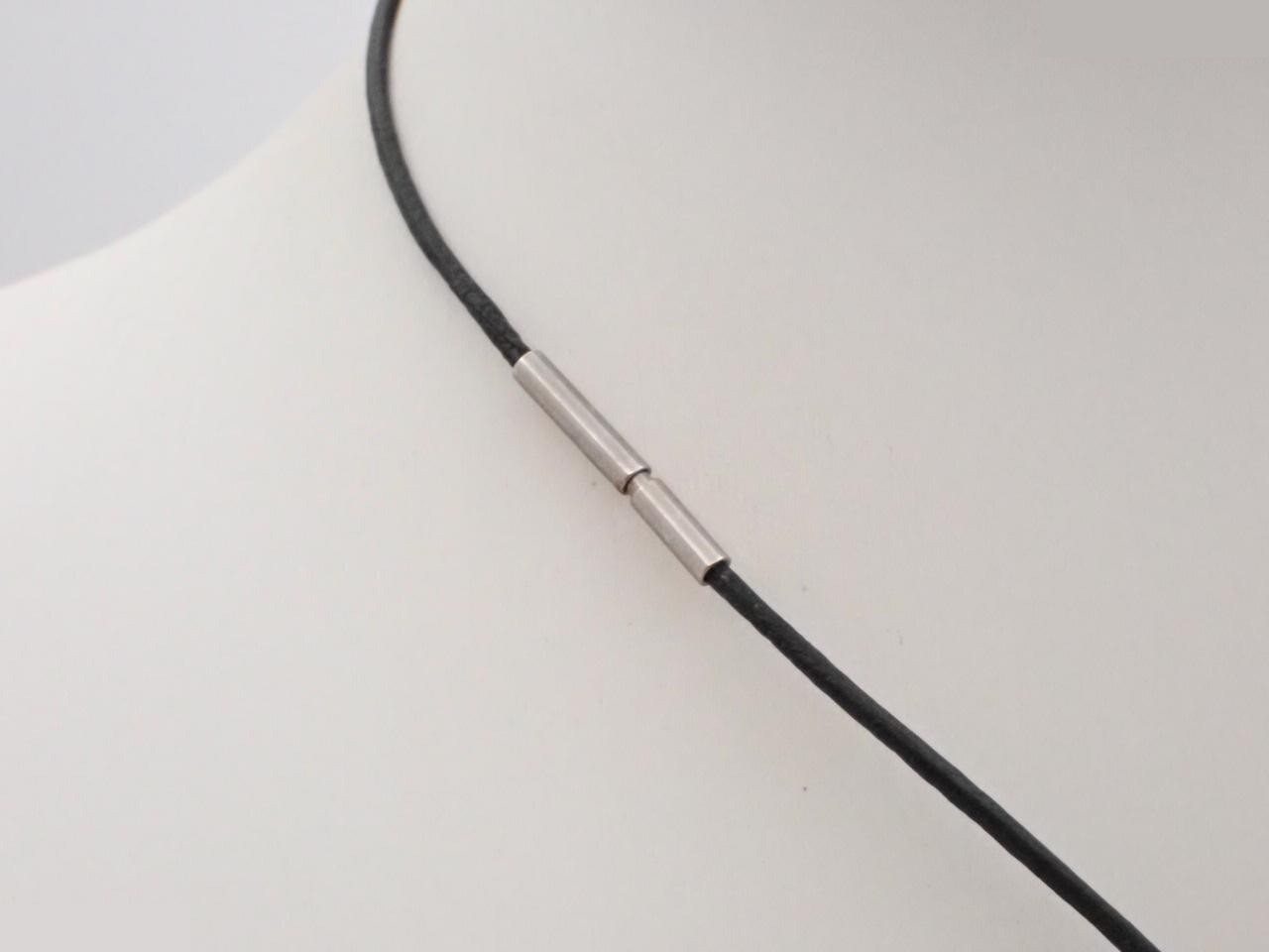 Amour necklace, neck circumference approximately 46 cm — view 2