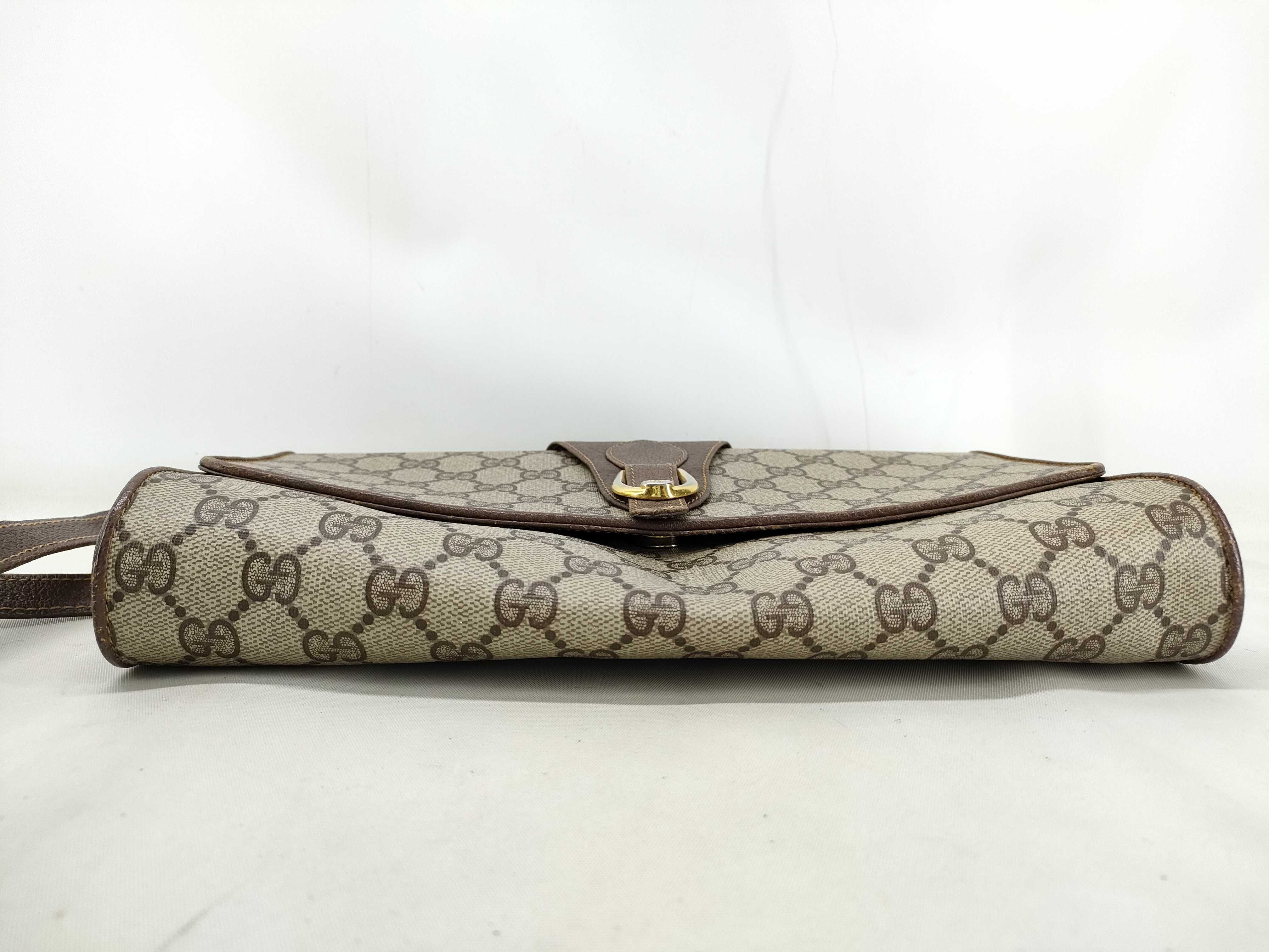 GG Supreme Shoulder Bag — view 3
