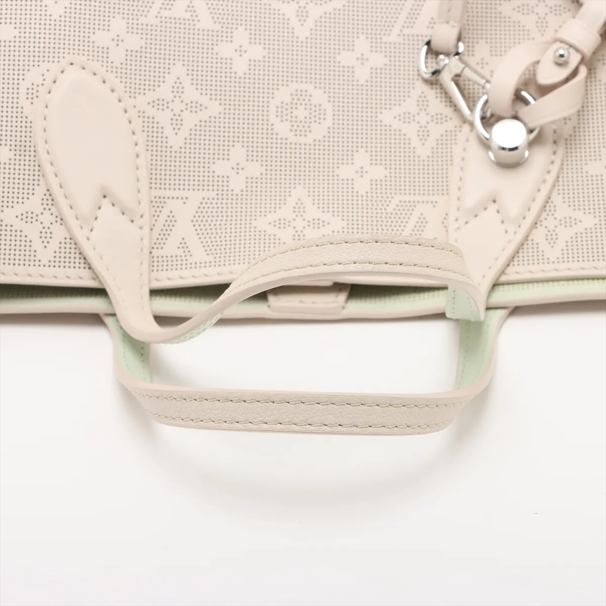 Mahina Reverse Blossom PM M24562 Beige x Green RFID reaction available — view 5